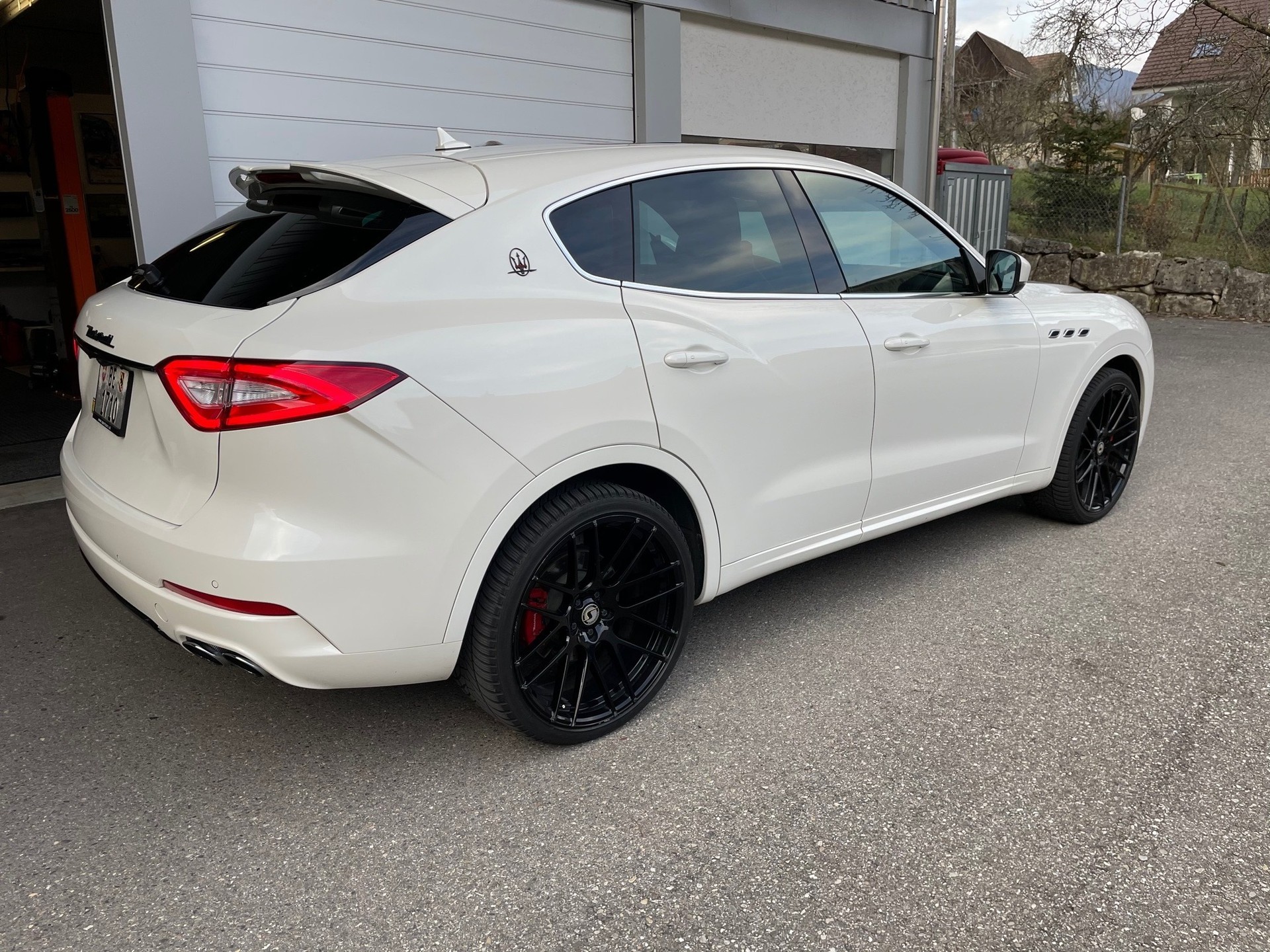 MASERATI Levante S 3.0 V6 Automatica-image-1
