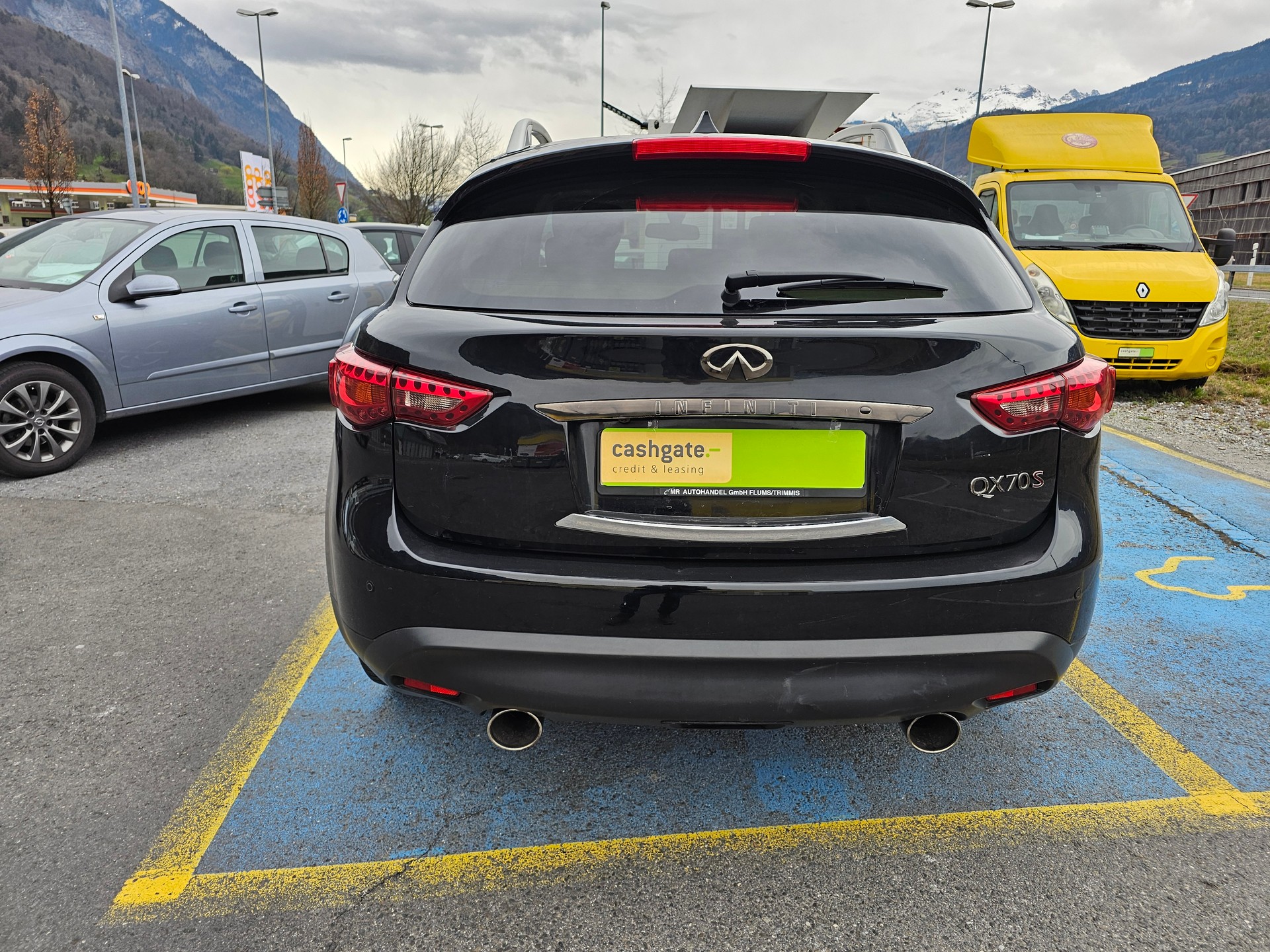 INFINITI QX70 3.0d GT AWD Automatic-image-5