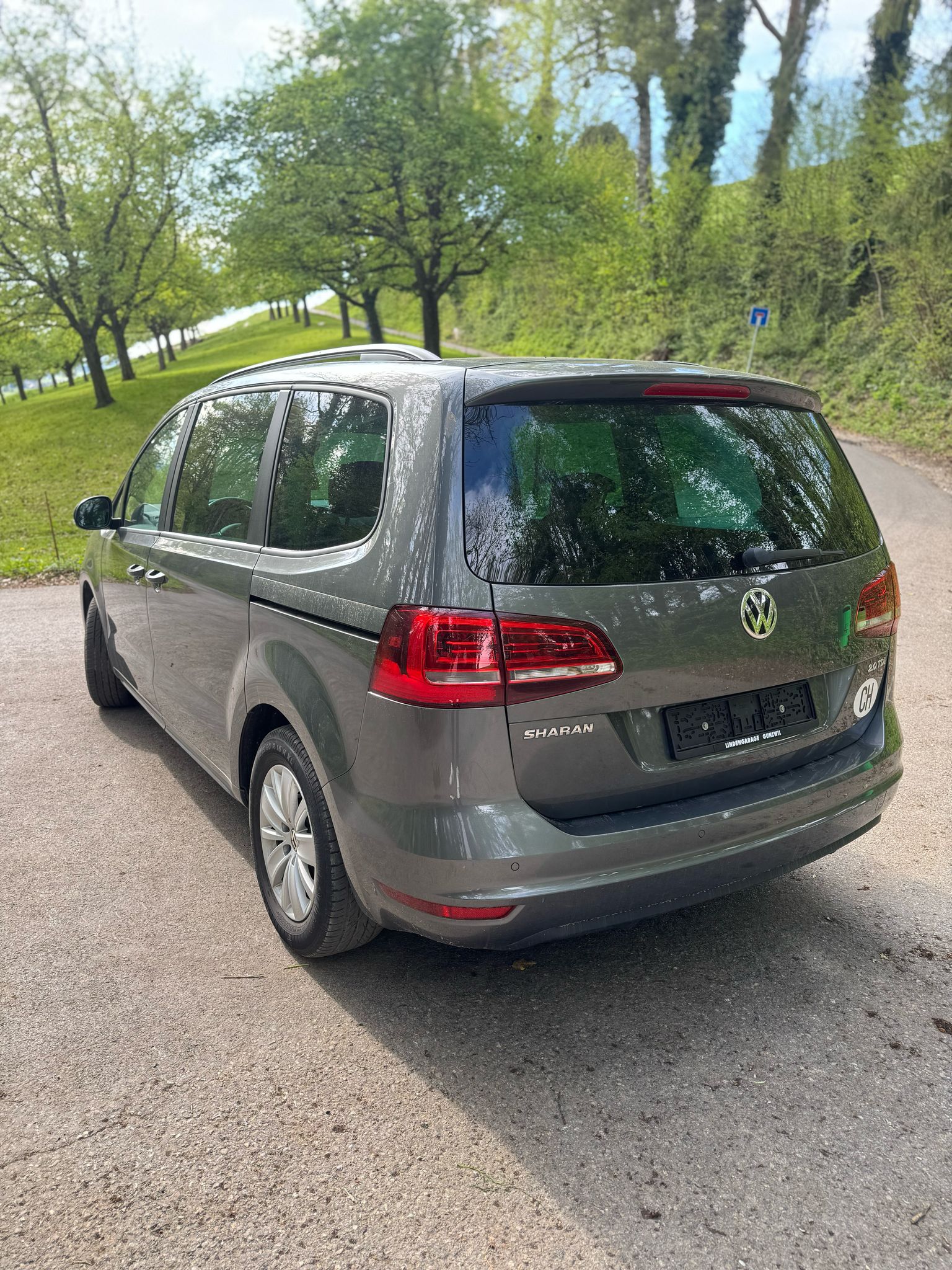 VW Sharan 2.0 TDI BMT Comfortline DSG-image-1