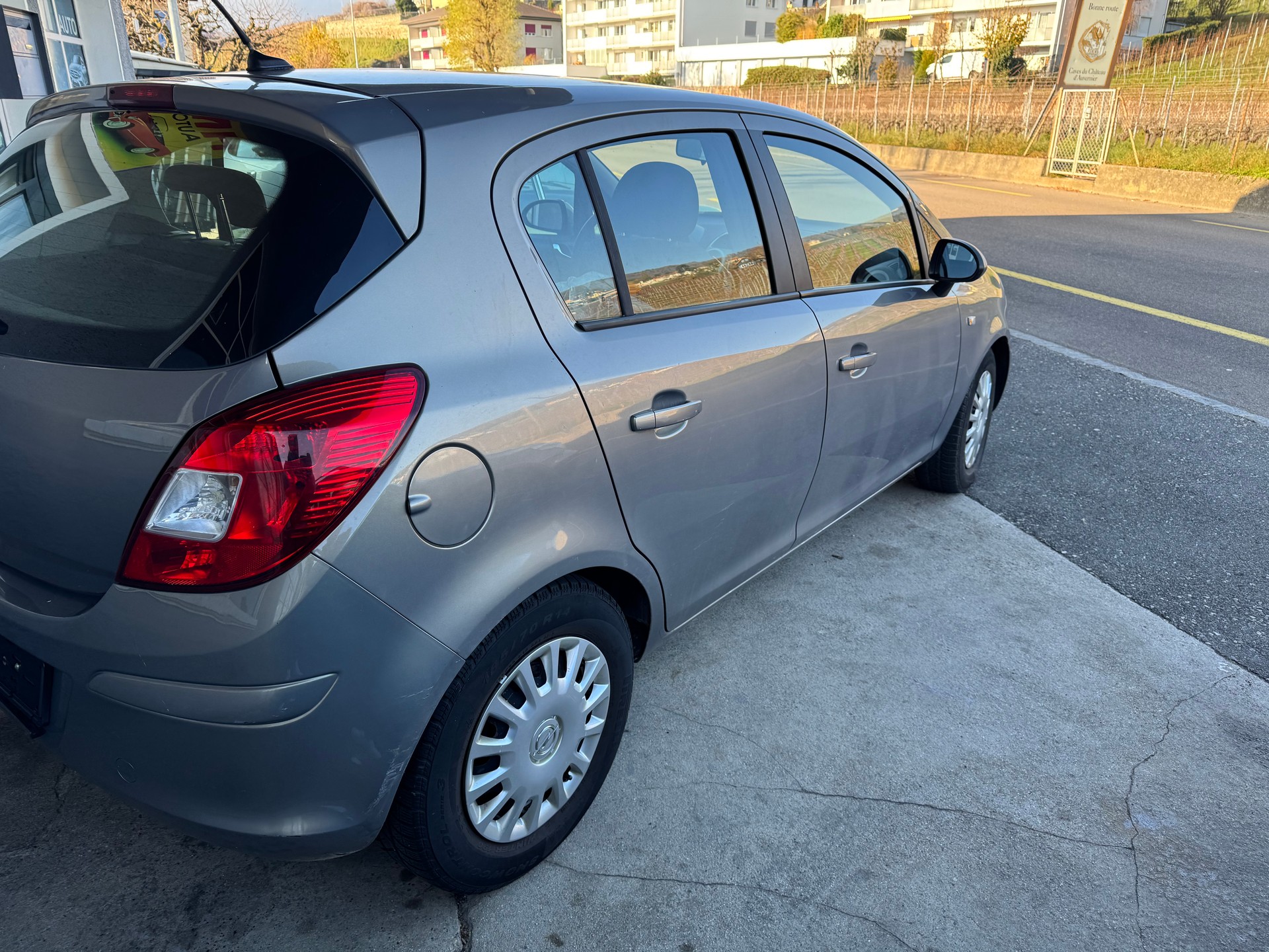 OPEL Corsa 1.4 TP Enjoy-image-2