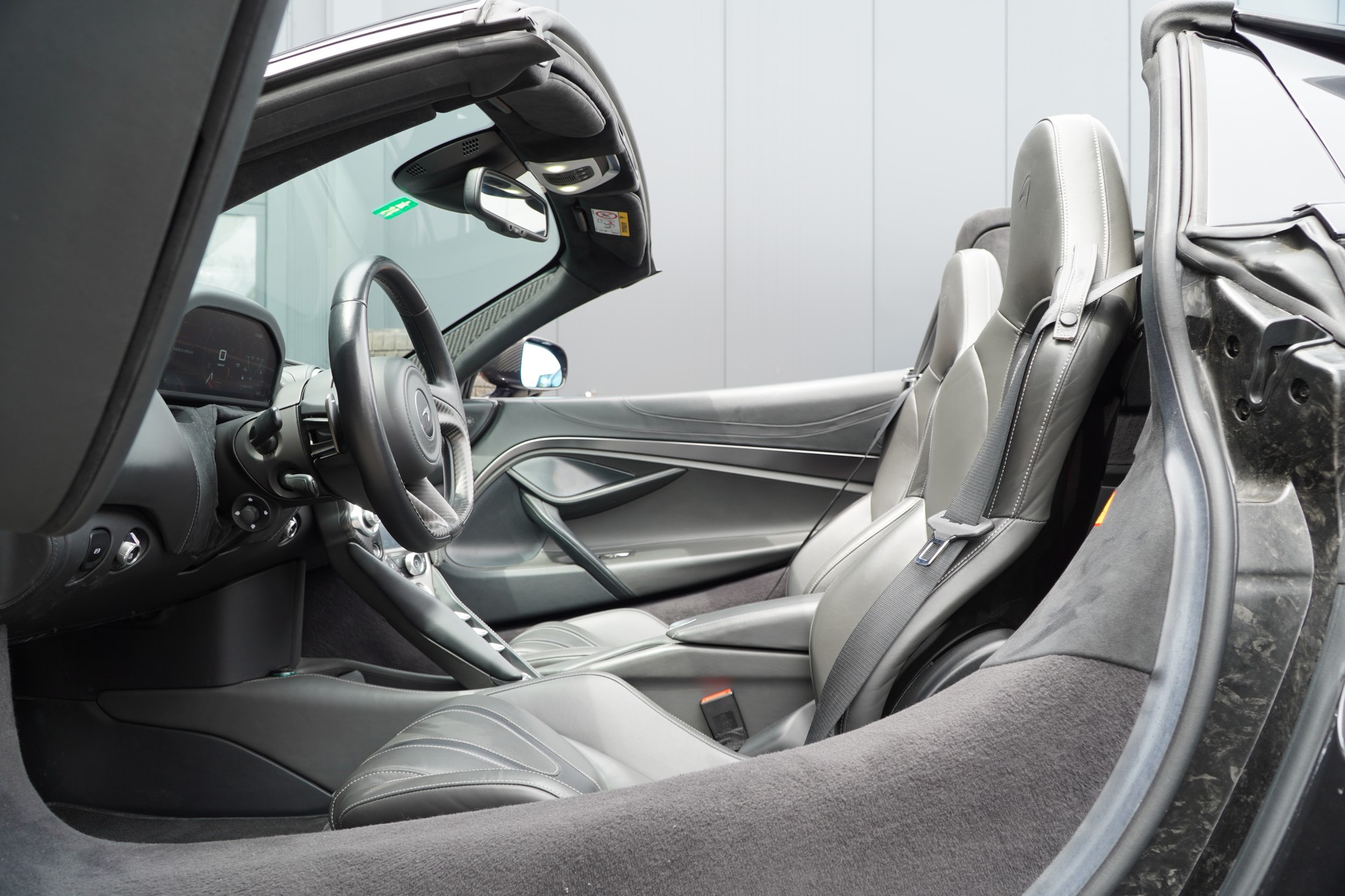 McLAREN 720S Spider 4.0 V8 SSG-image-28