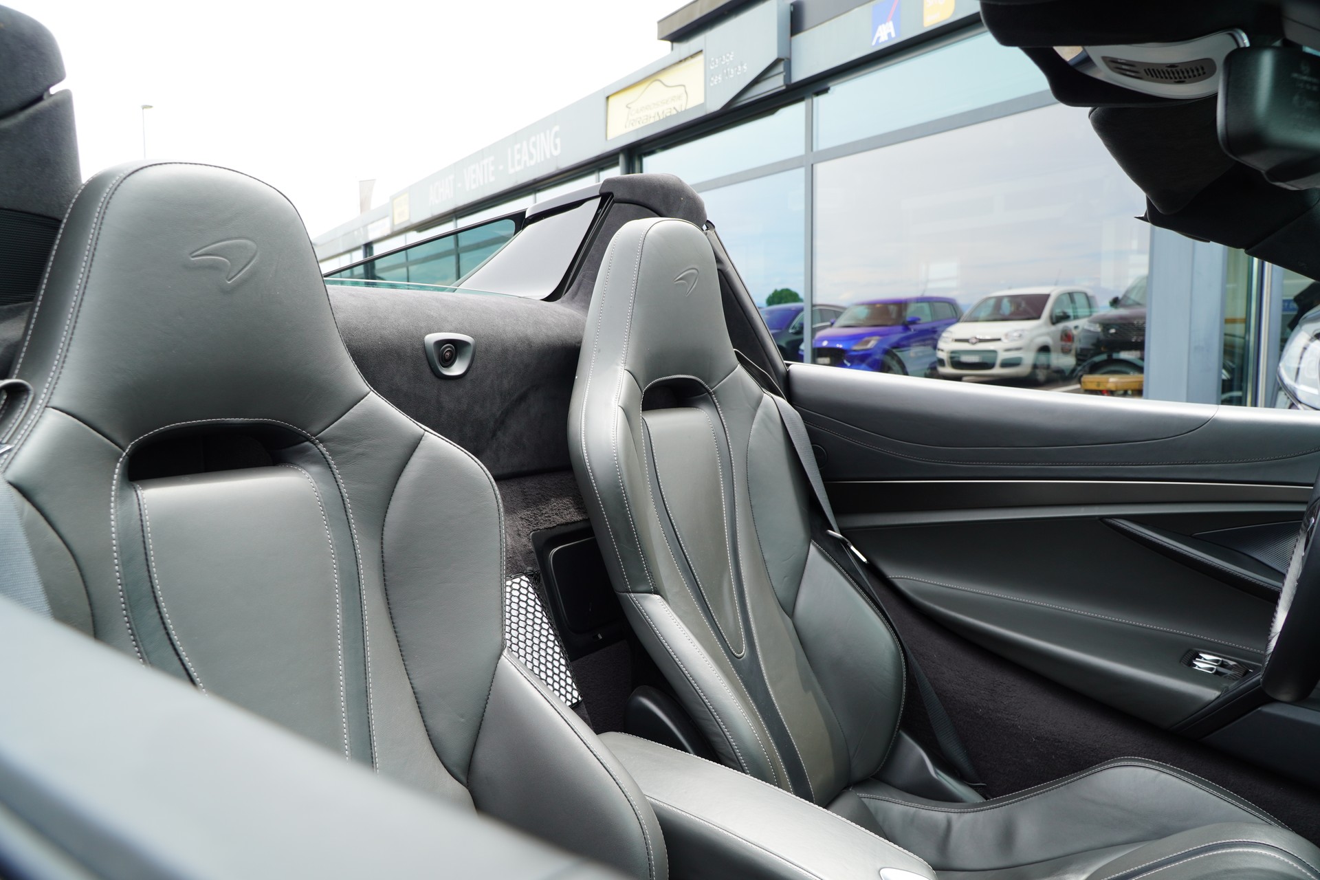 McLAREN 720S Spider 4.0 V8 SSG-image-18