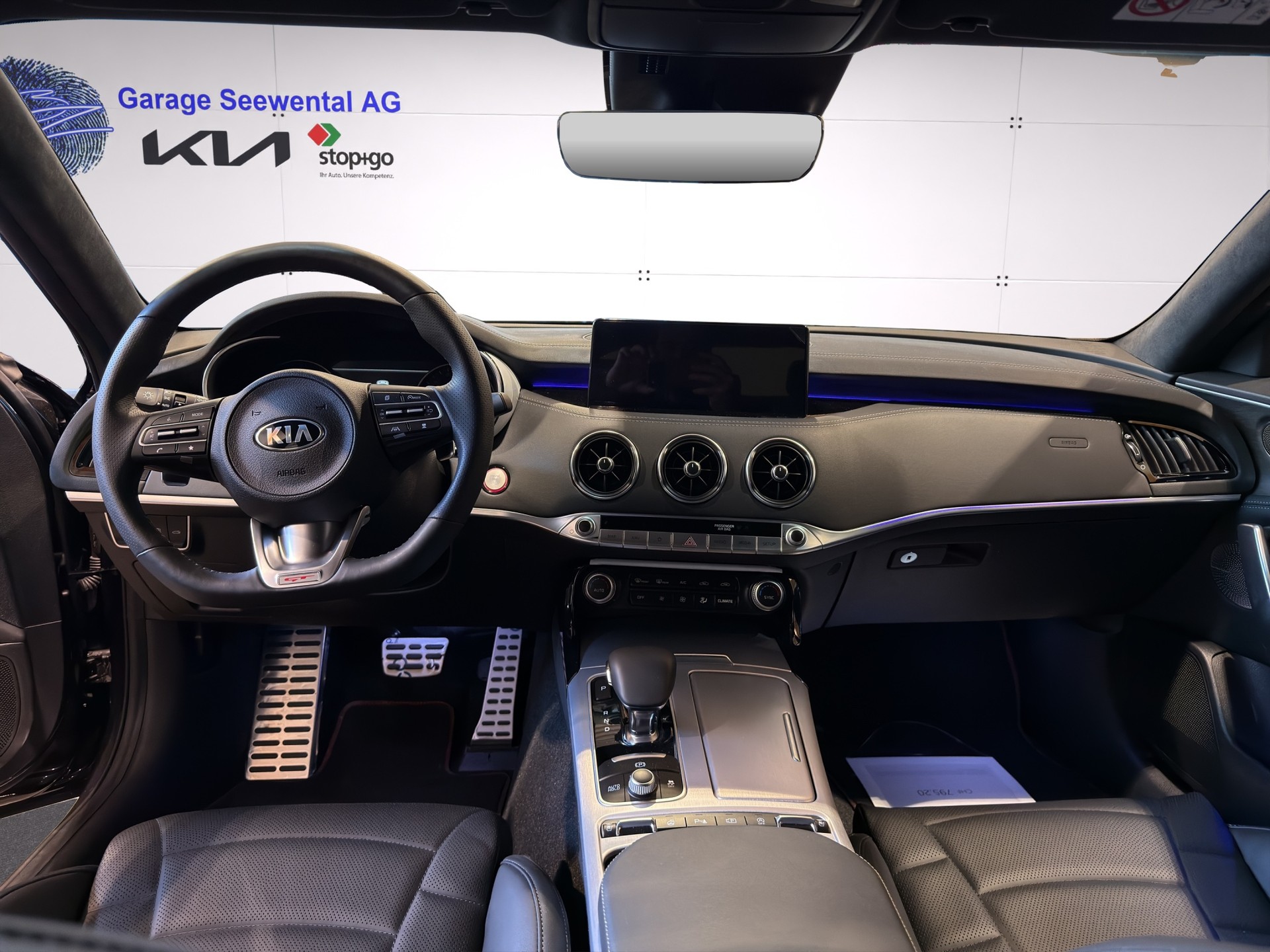KIA Stinger 3.3 T-GDi GT Automat AWD-image-7