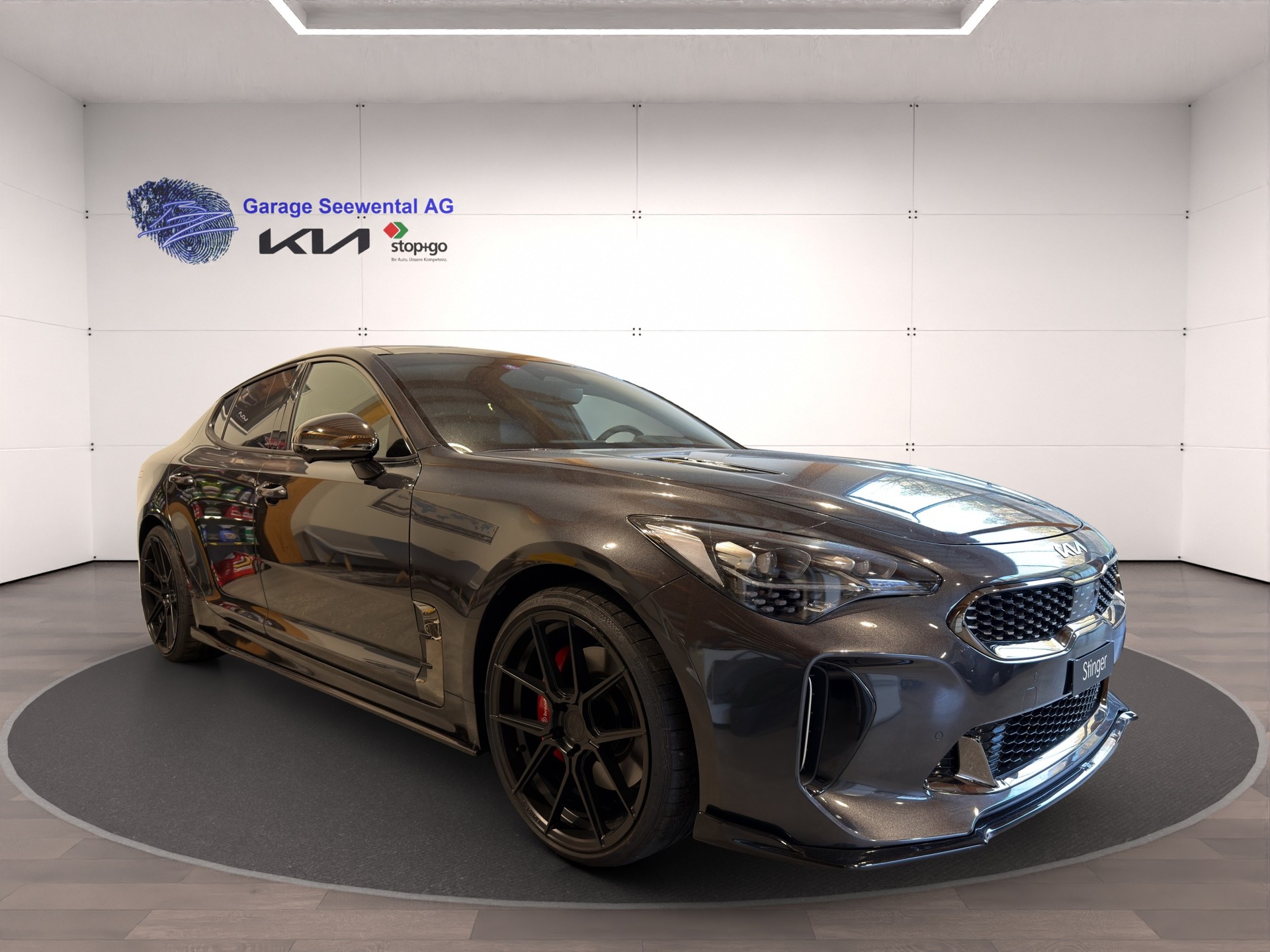 KIA Stinger 3.3 T-GDi GT Automat AWD-image-4