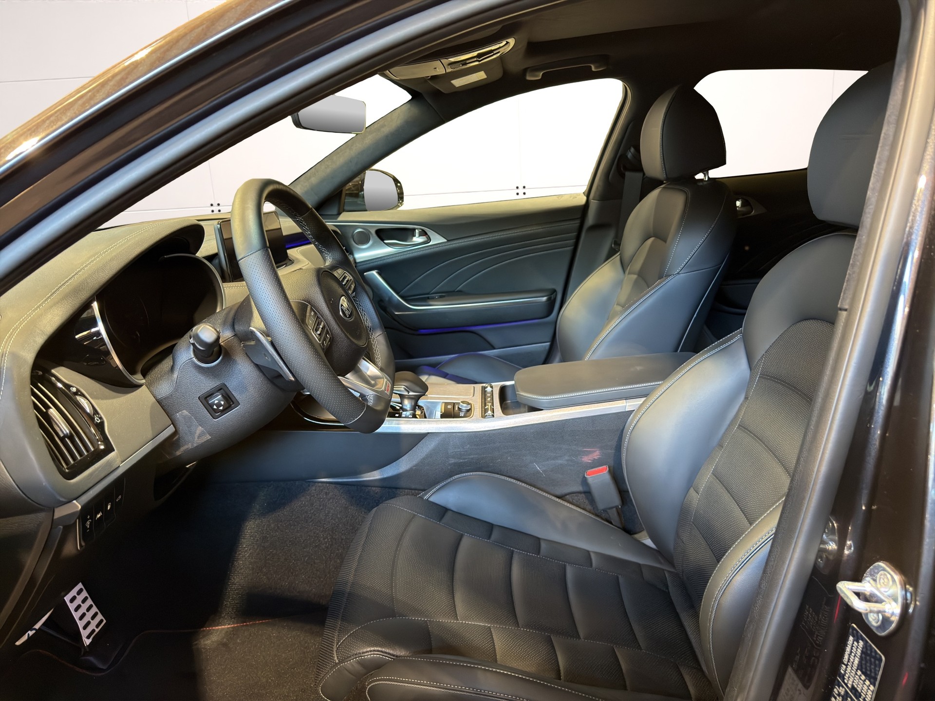 KIA Stinger 3.3 T-GDi GT Automat AWD-image-6