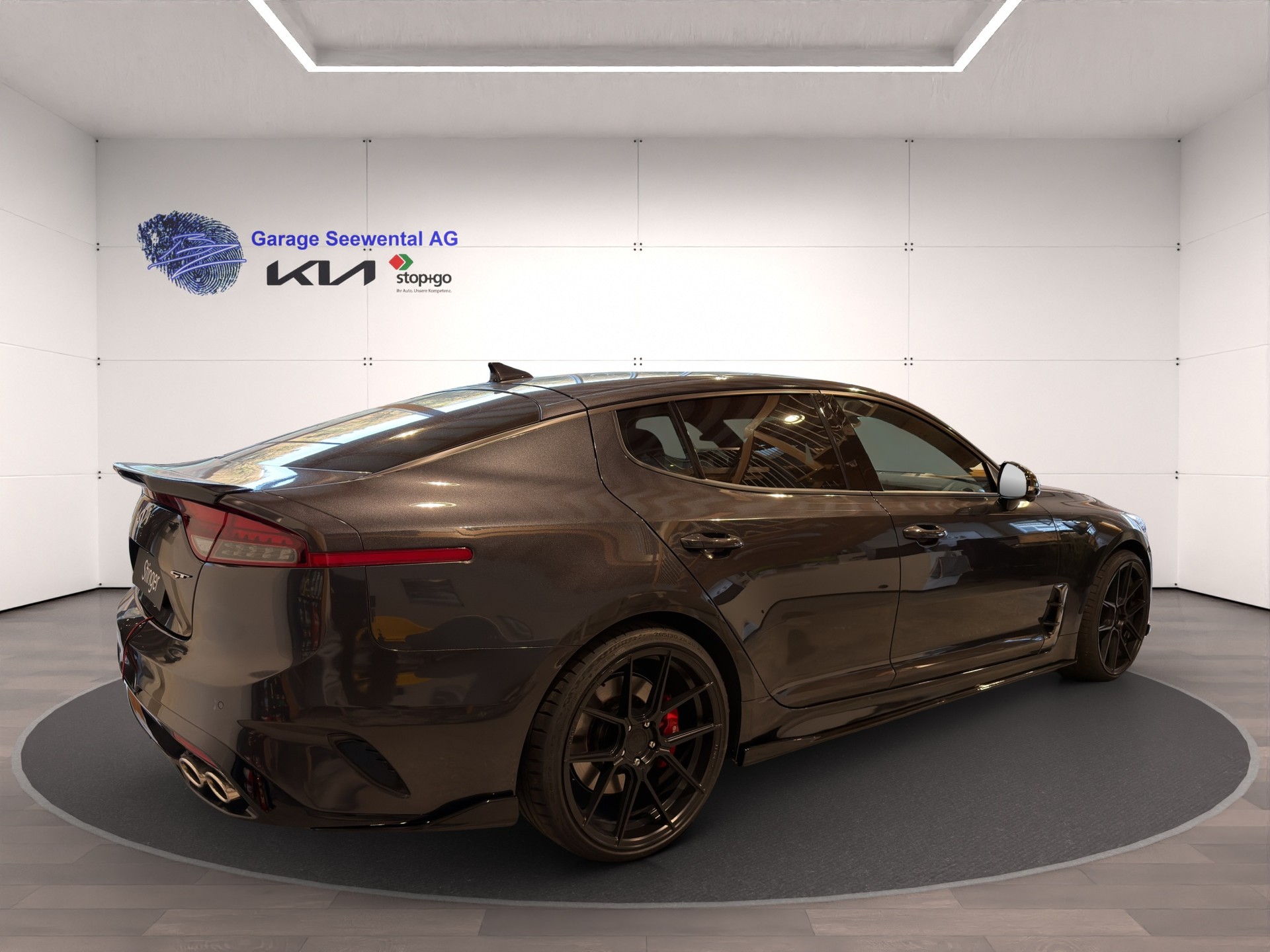 KIA Stinger 3.3 T-GDi GT Automat AWD-showroom-element-3