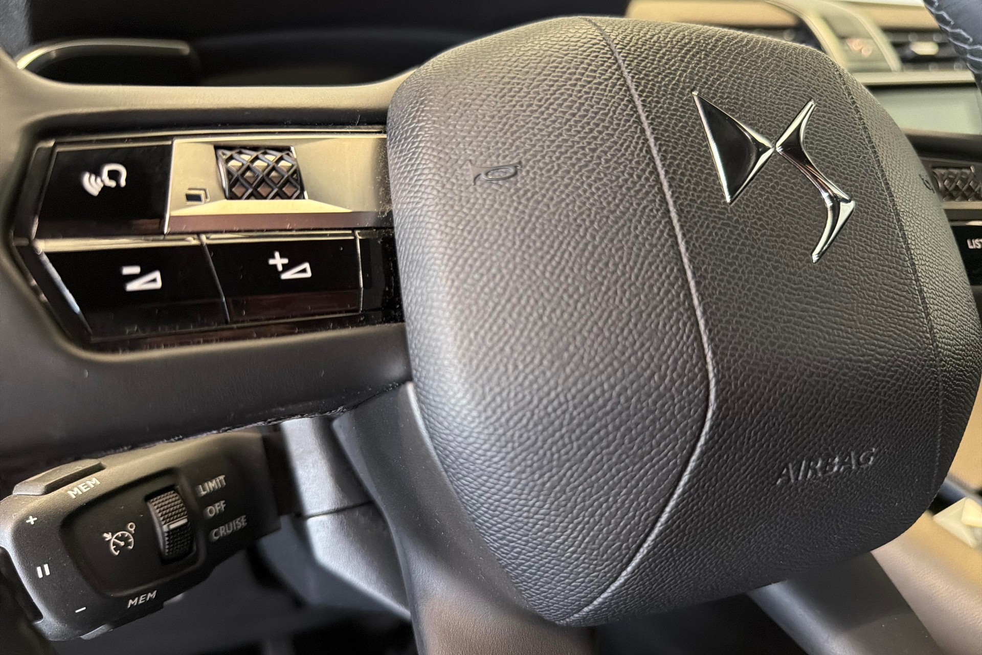 DS AUTOMOBILES DS 7 Crossback 1.5 BlueHDi Chic-image-12