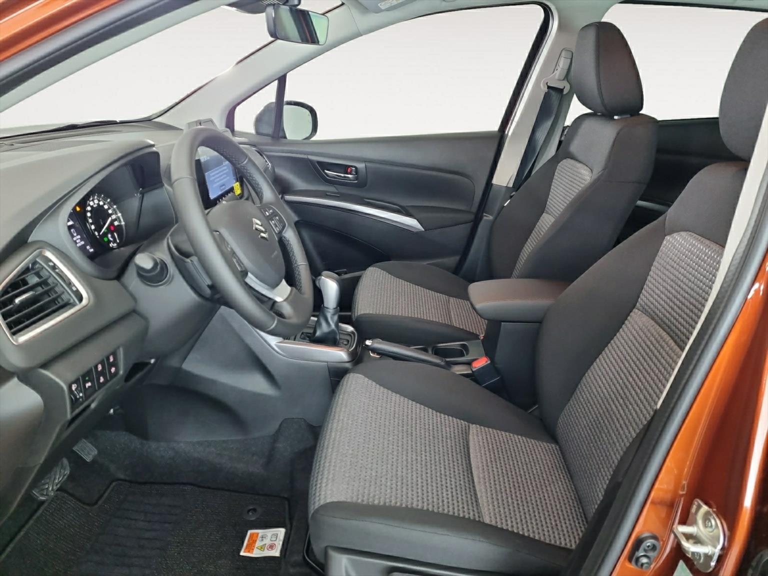 SUZUKI S-Cross 1.4 T Compact+ Hybrid 4x4-image-4
