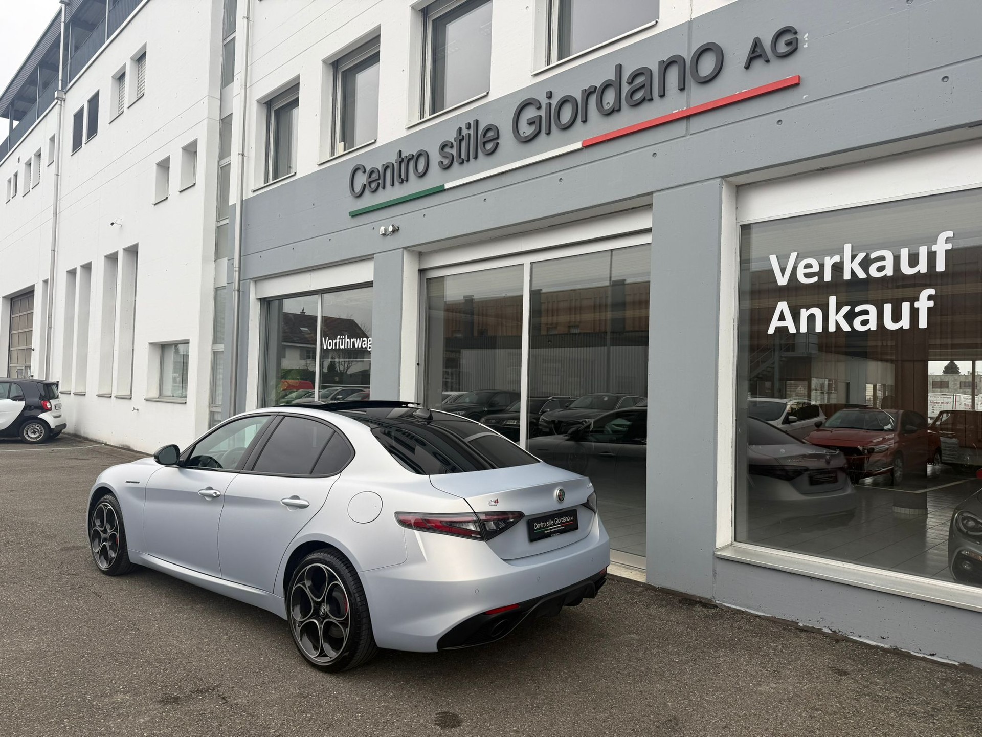ALFA ROMEO Giulia 2.0 Competizione Pack Sky 280PS Q4 AT8 MY23/24-showroom-element-2
