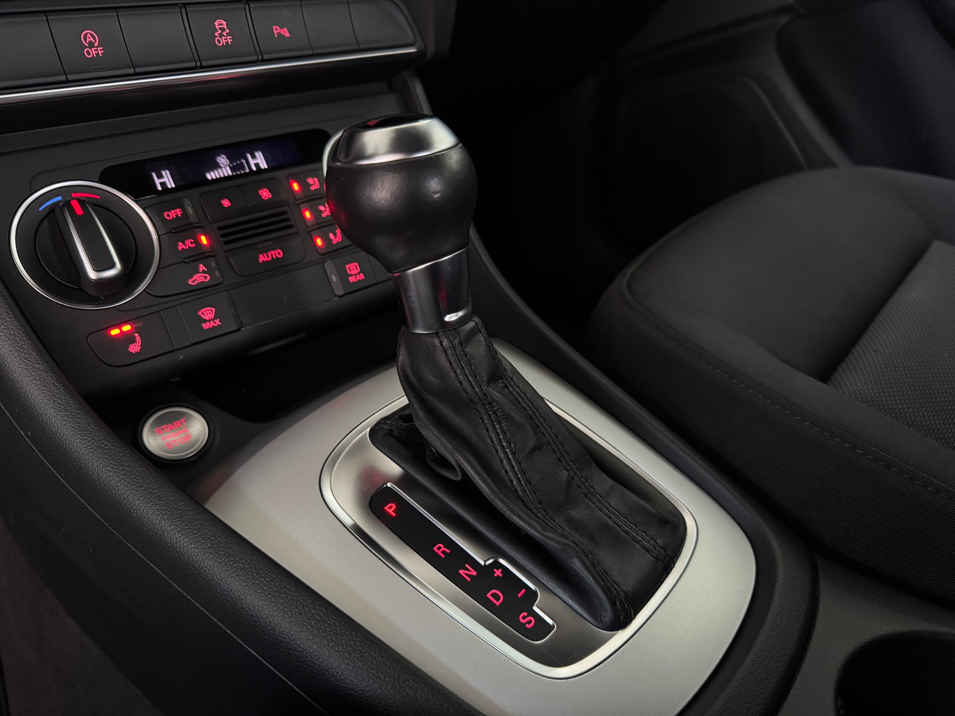 AUDI Q3 1.4 TFSI S-tronic-image-9