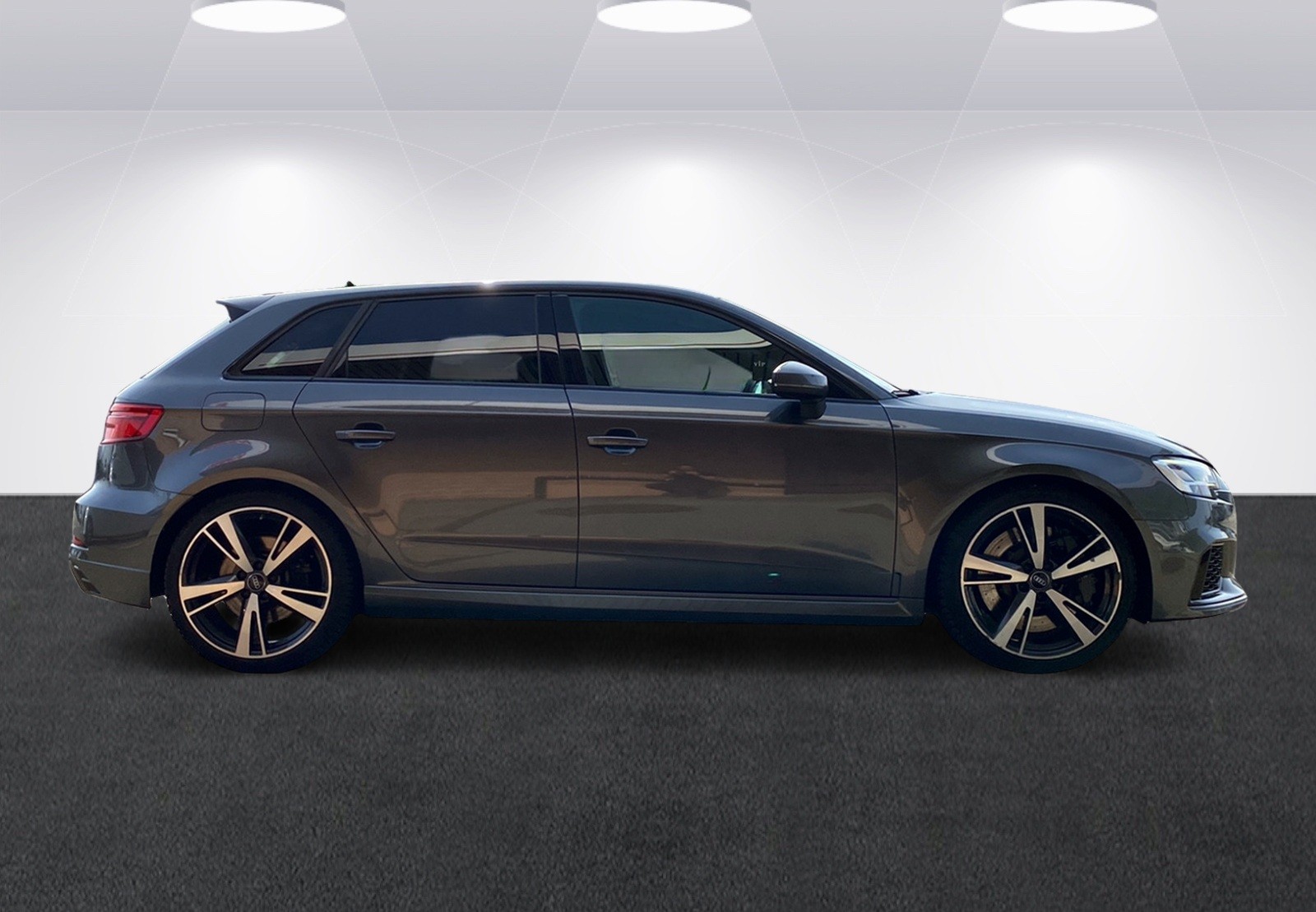 AUDI RS3 Sportback 2.5 TSI quattro S-tronic-image-2