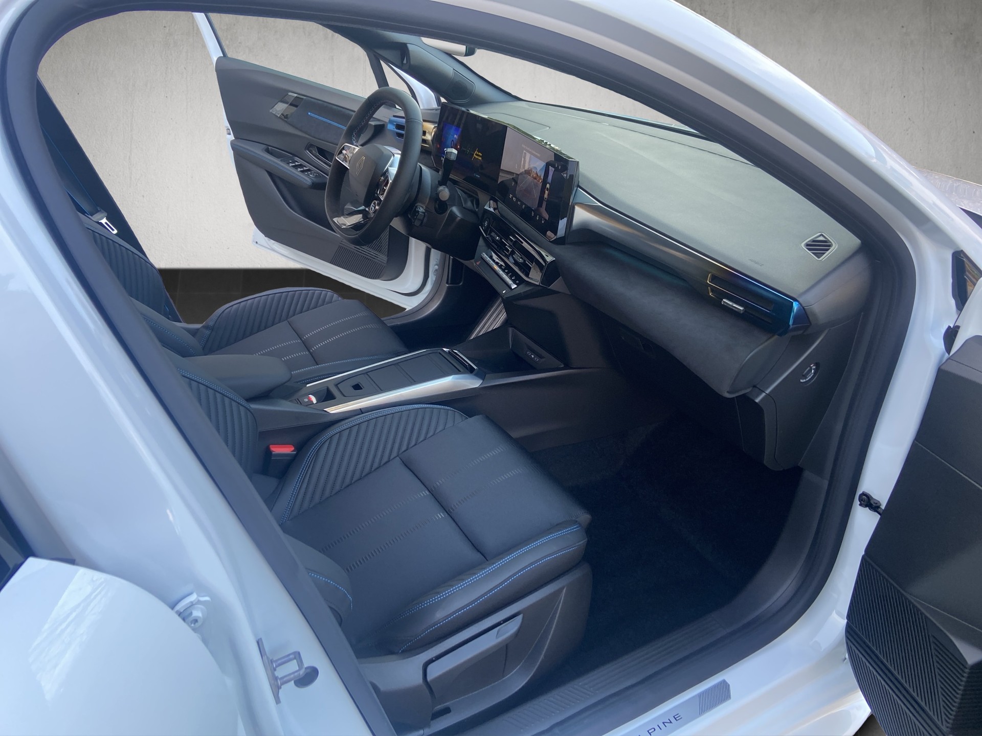 RENAULT Clio 1.8 E-Tech Esprit Alpine-image-11
