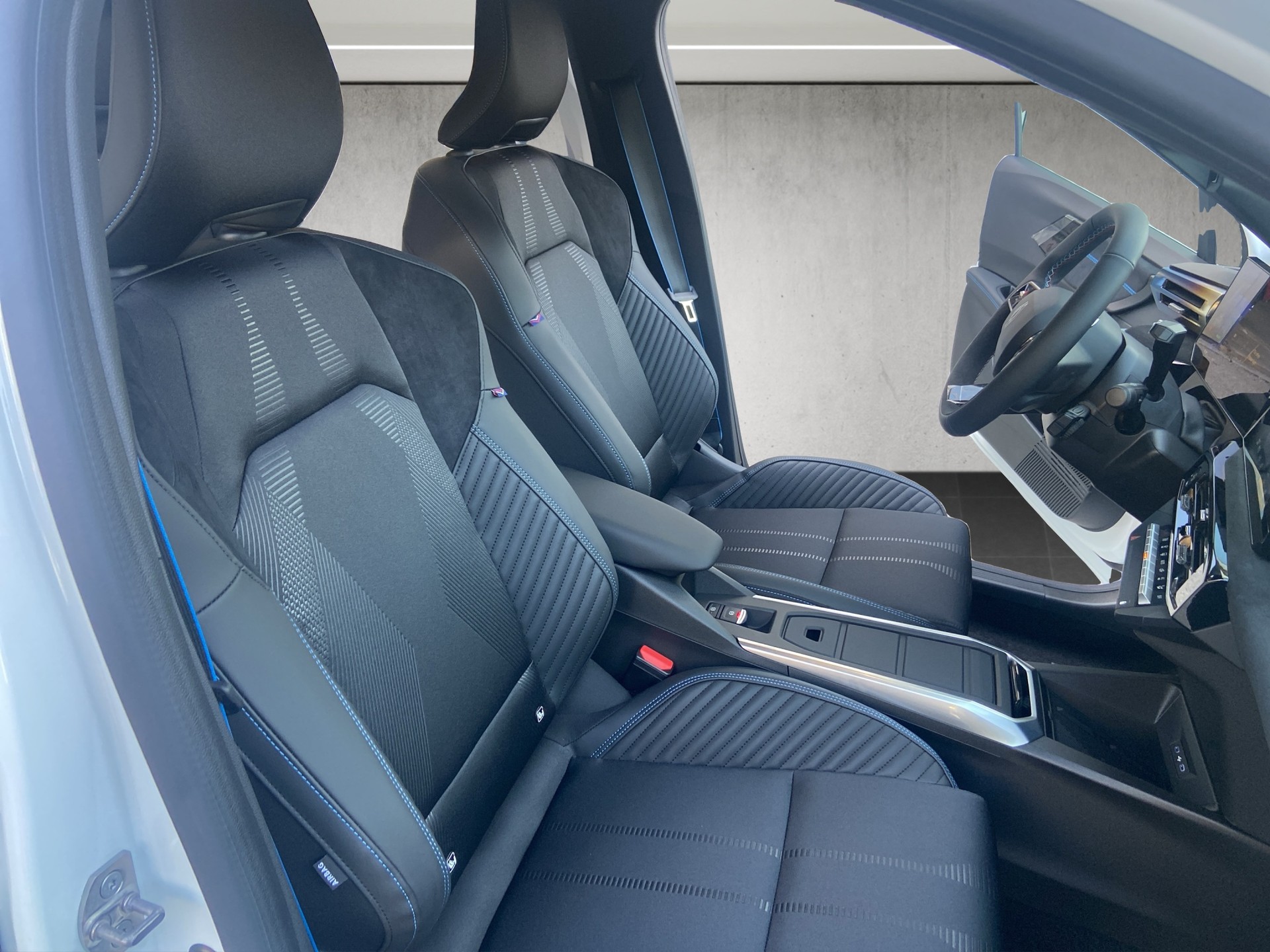 RENAULT Clio 1.8 E-Tech Esprit Alpine-image-12