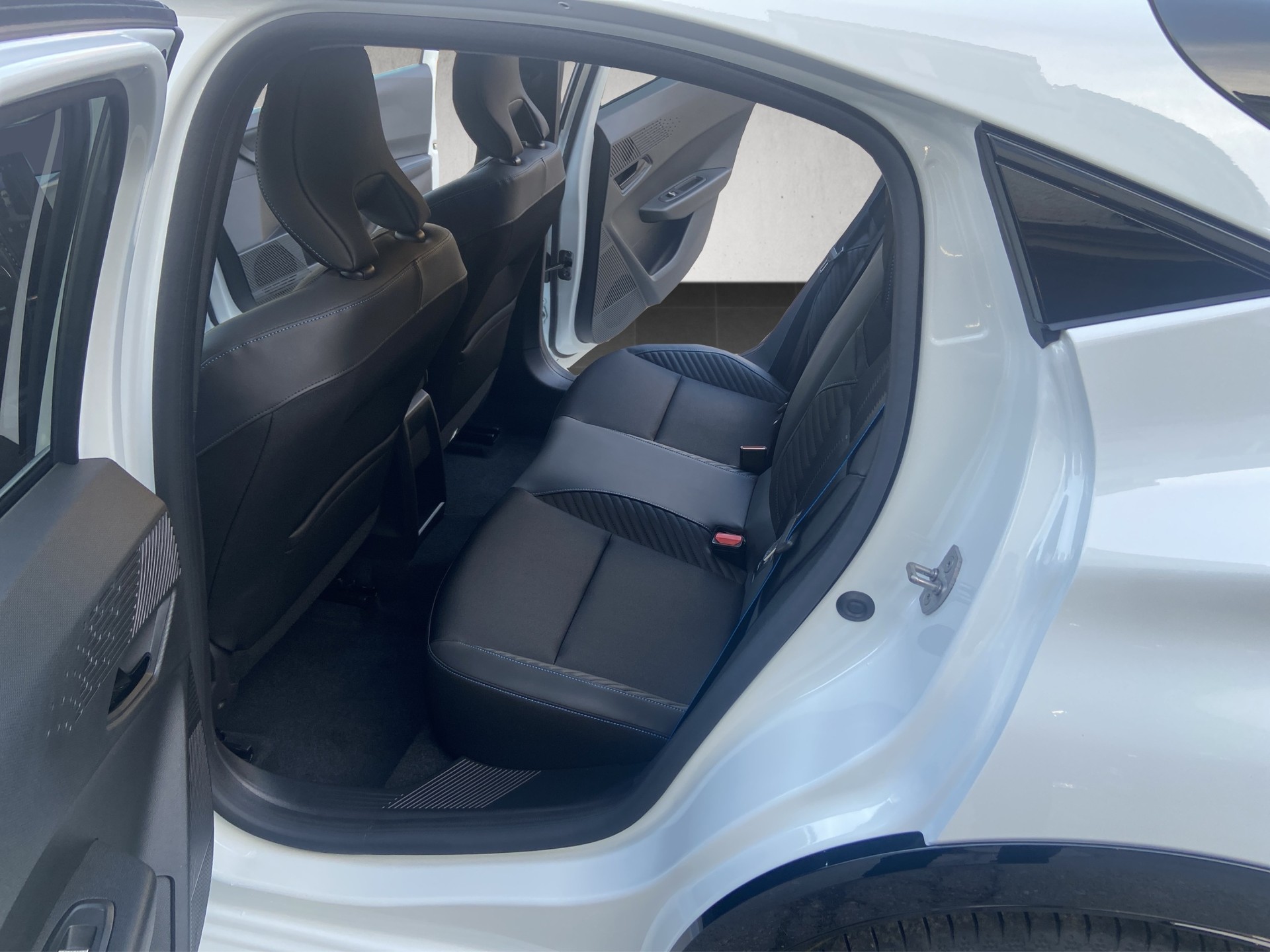 RENAULT Clio 1.8 E-Tech Esprit Alpine-image-10