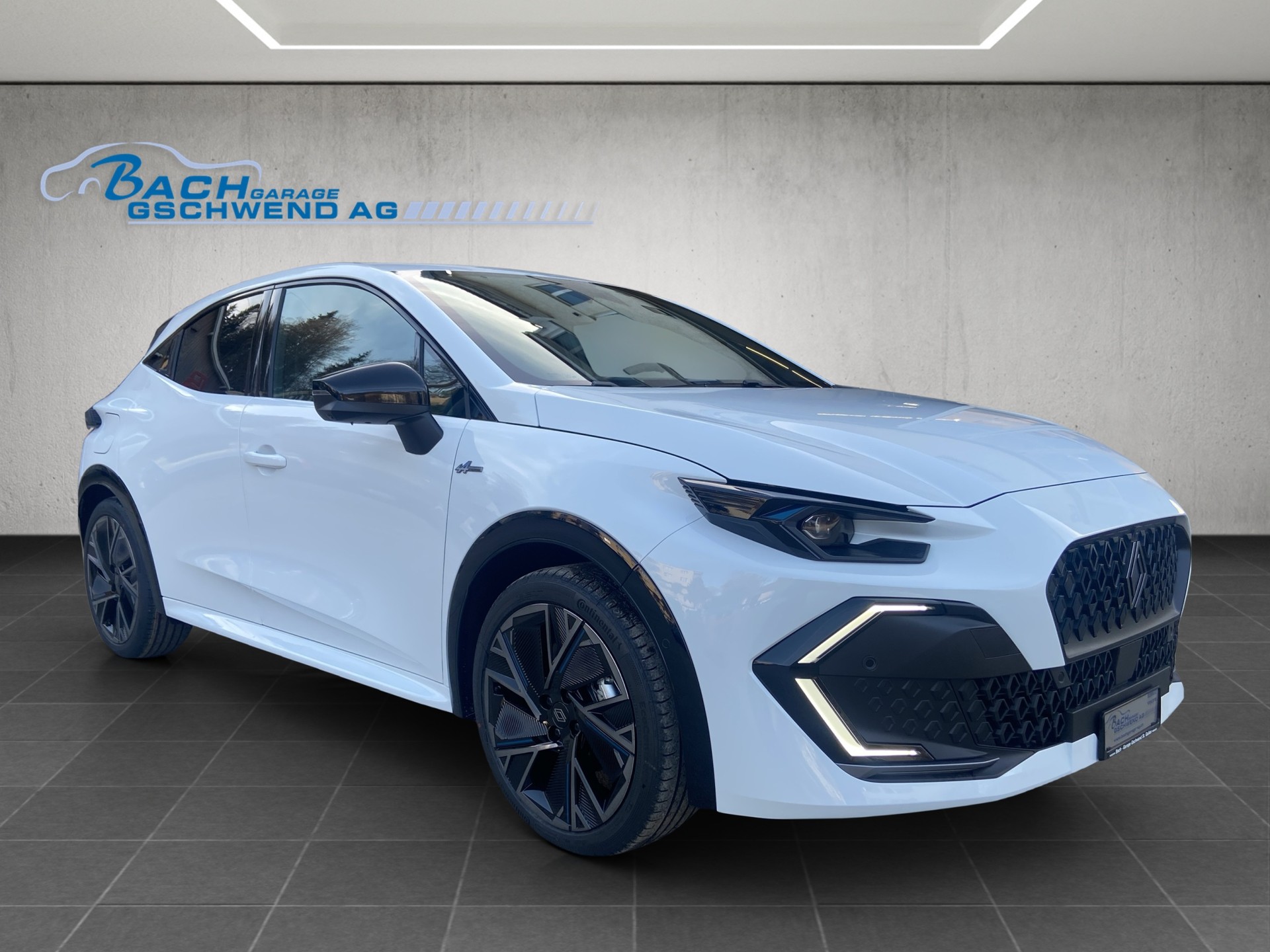 RENAULT Clio 1.8 E-Tech Esprit Alpine-showroom-element-1