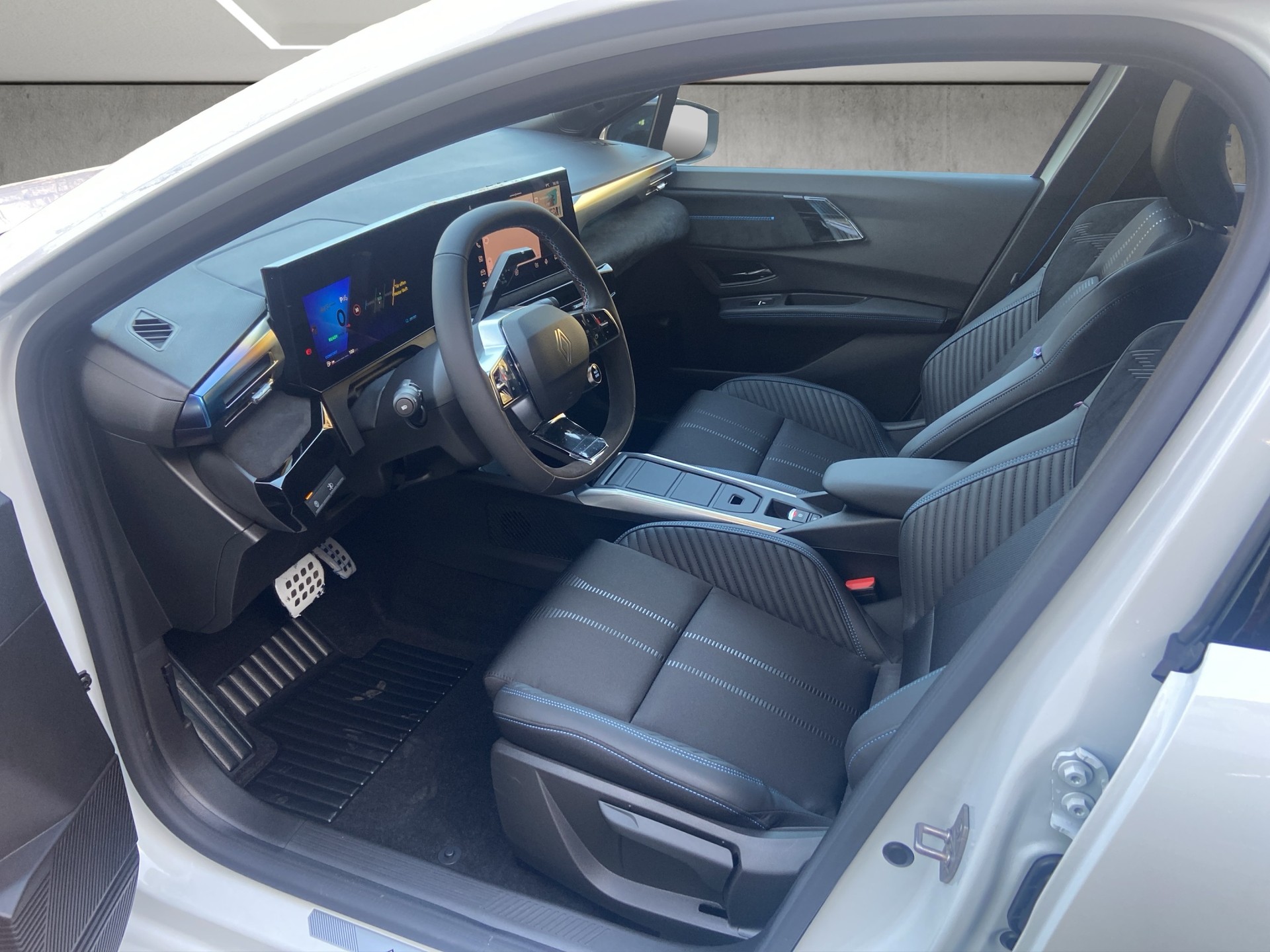 RENAULT Clio 1.8 E-Tech Esprit Alpine-image-8
