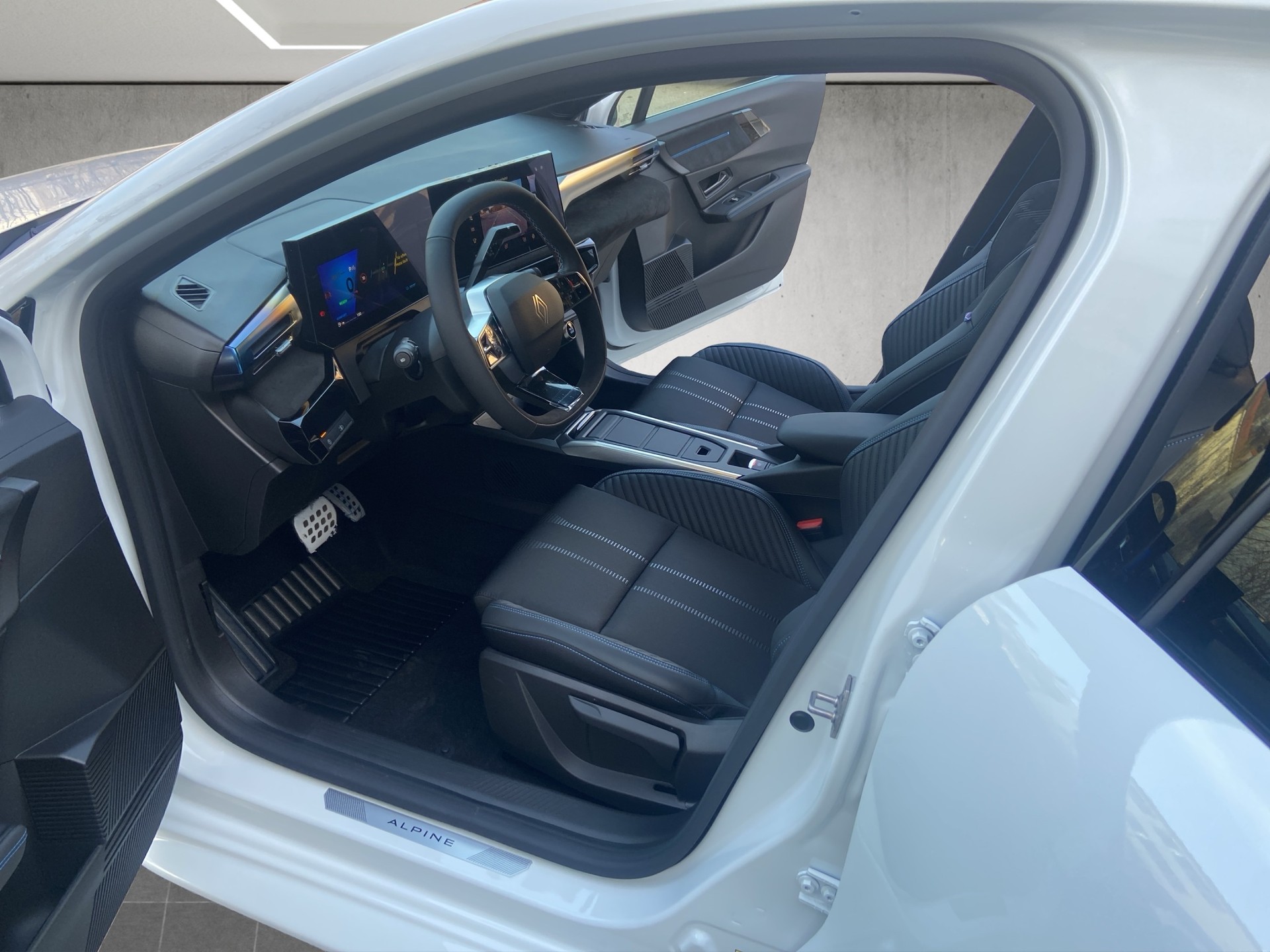 RENAULT Clio 1.8 E-Tech Esprit Alpine-image-7