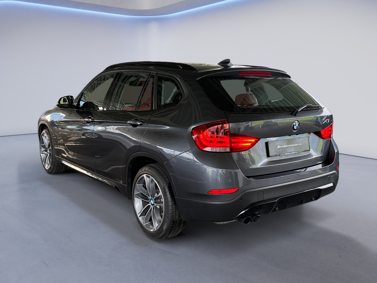 BMW X1 28i xDrive-showroom-element-2