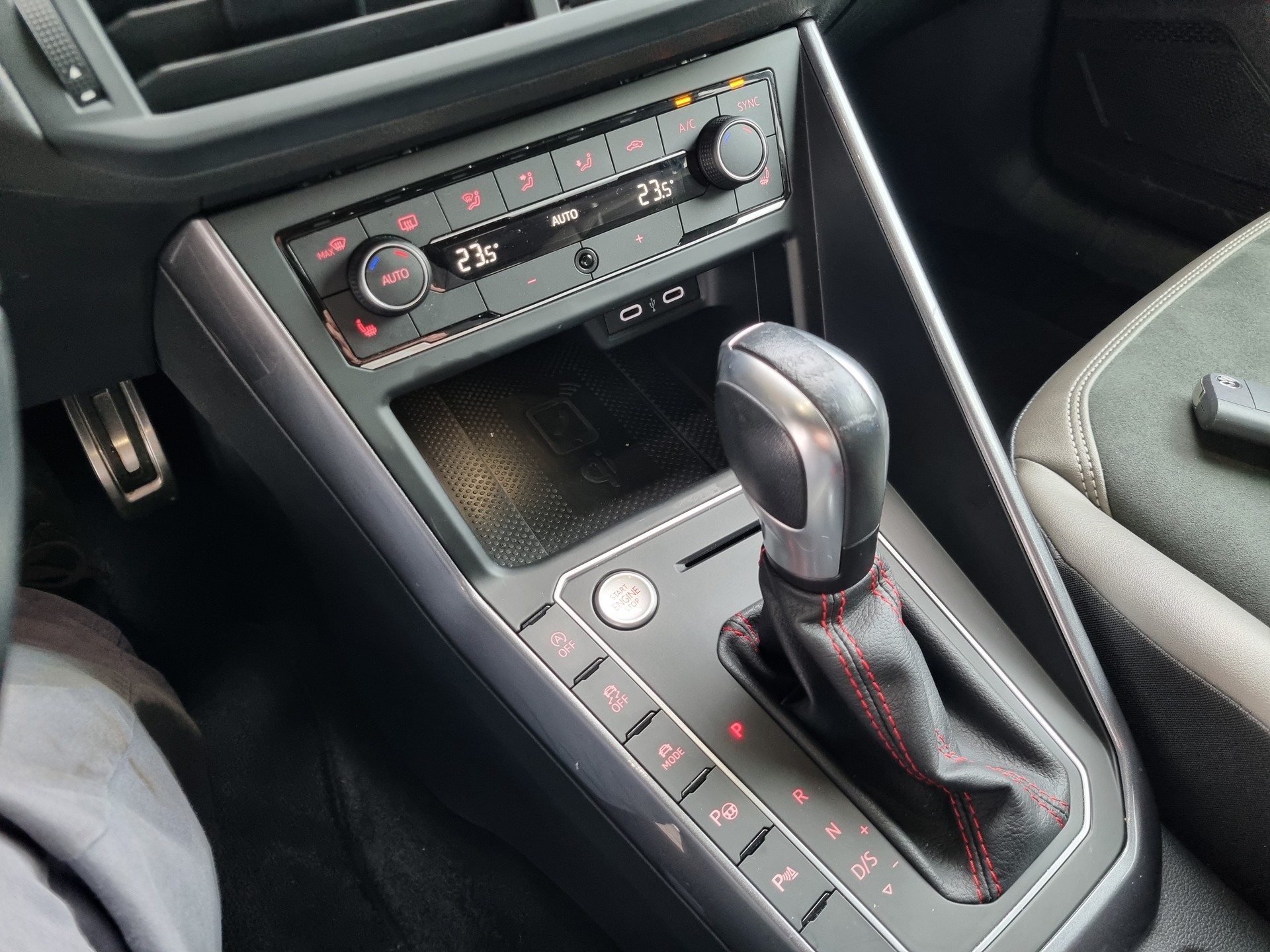 VW Polo 2.0 TSI GTI DSG-image-14