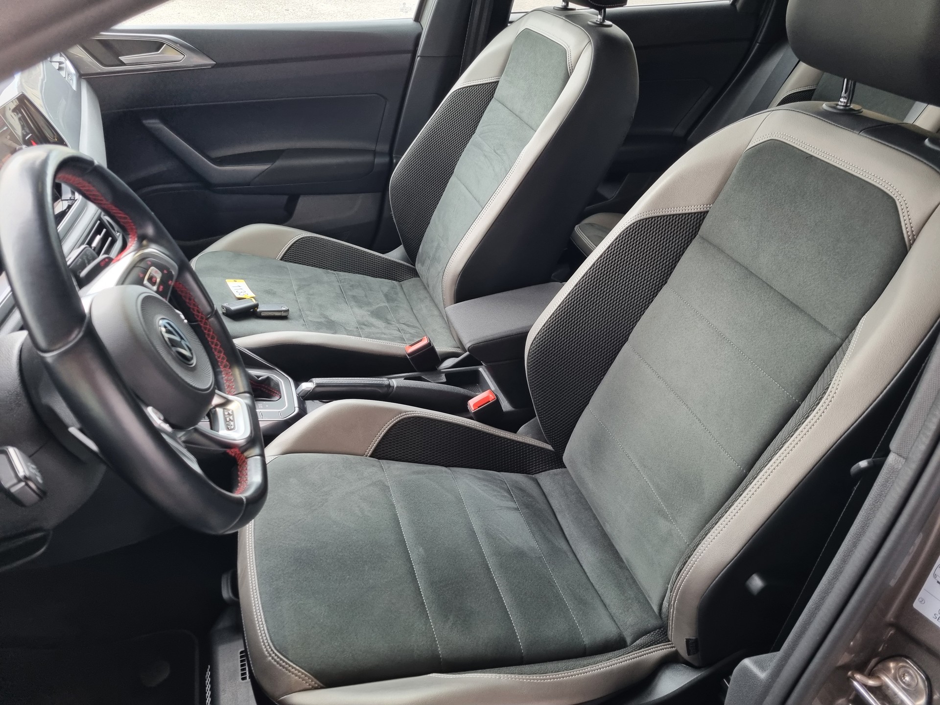 VW Polo 2.0 TSI GTI DSG-image-7