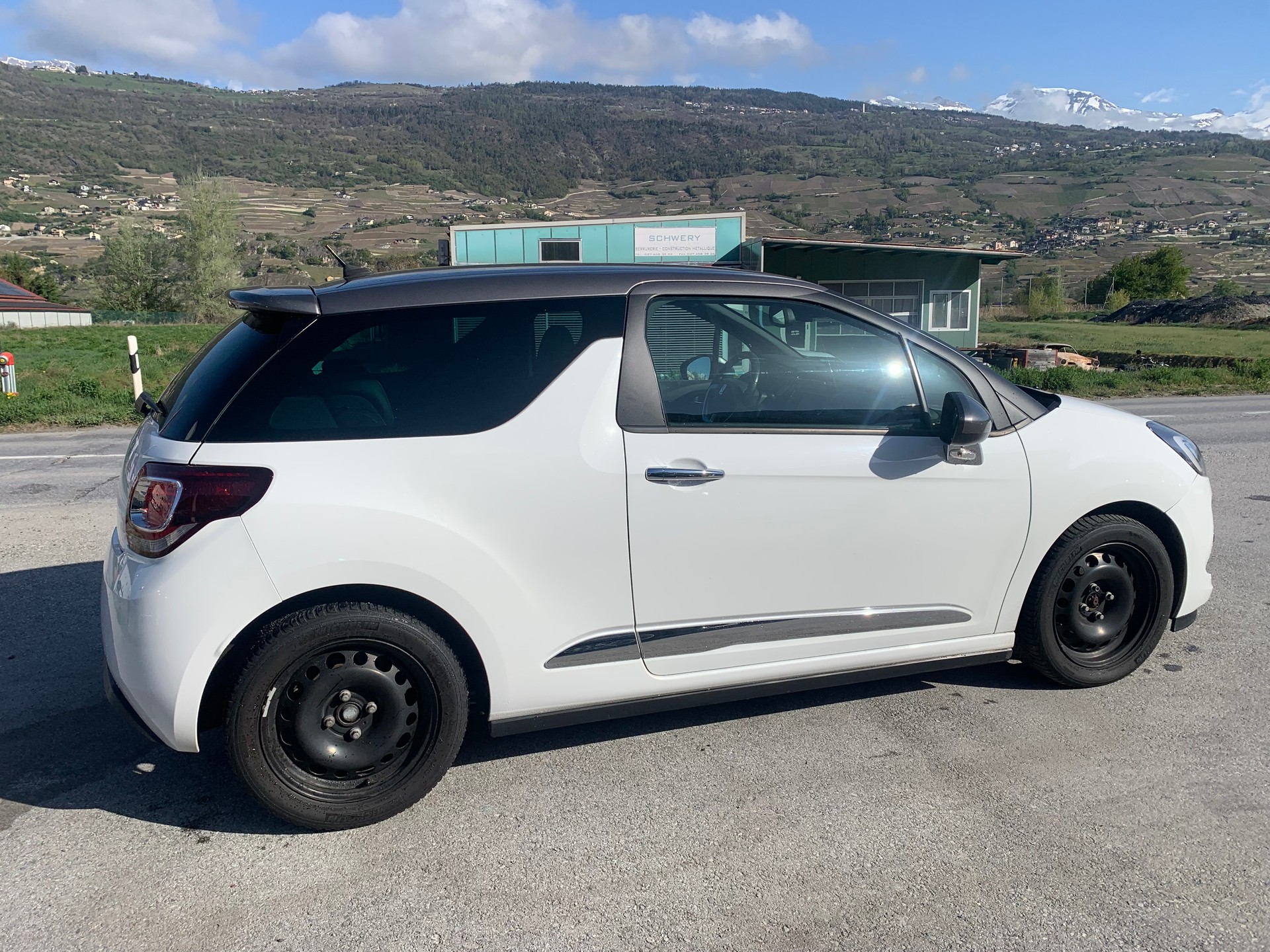 DS AUTOMOBILES DS3 1.6 16V BlueHDi Sport Chic Plus-image-4