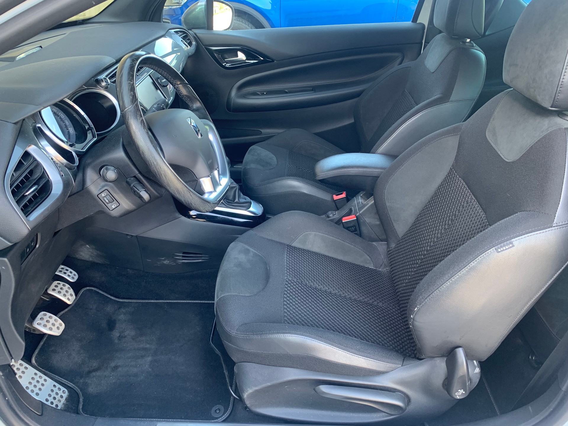 DS AUTOMOBILES DS3 1.6 16V BlueHDi Sport Chic Plus-image-10