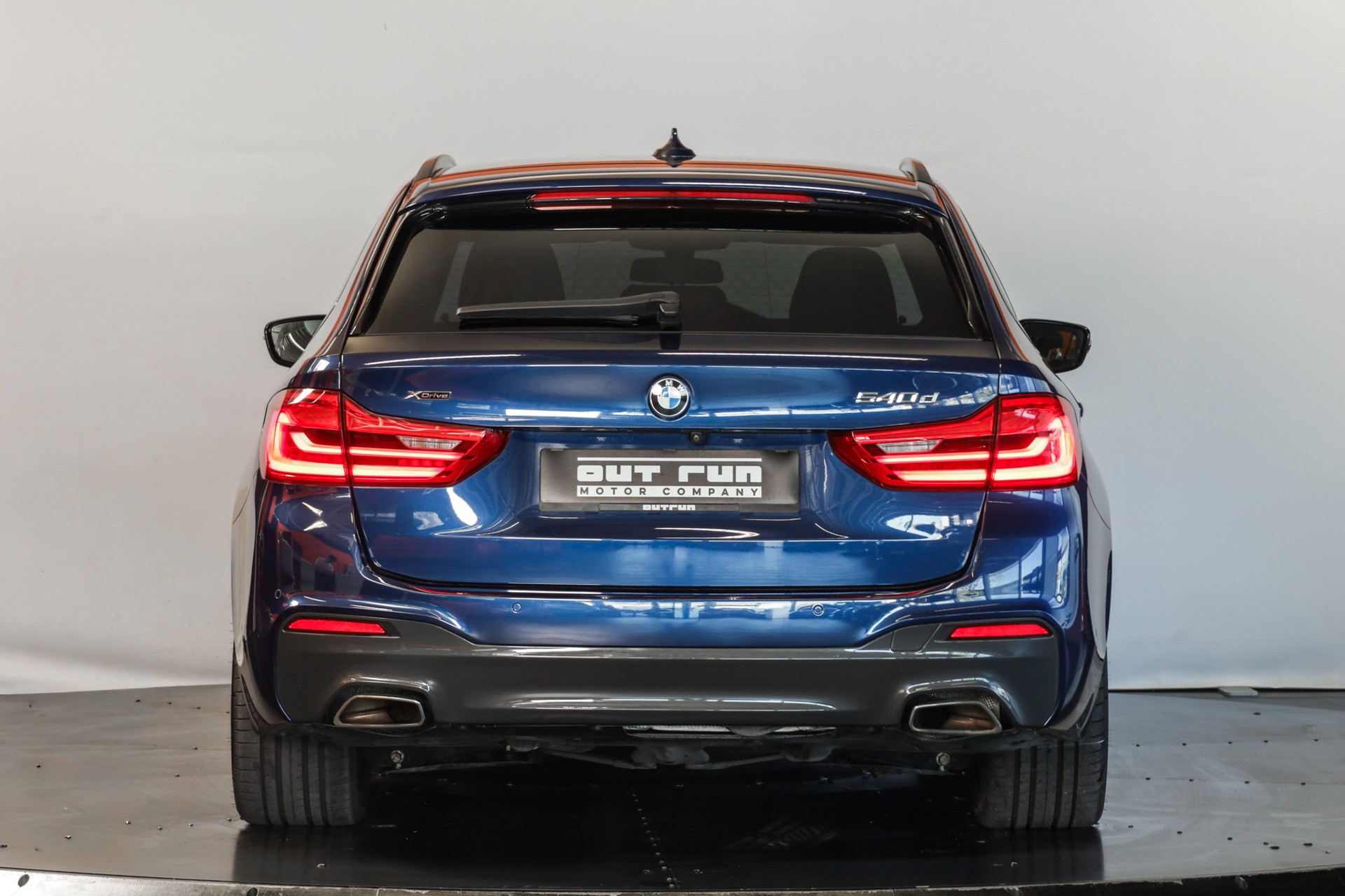 BMW 540d xDrive Pure M Sport Edition Steptronic-showroom-element-2