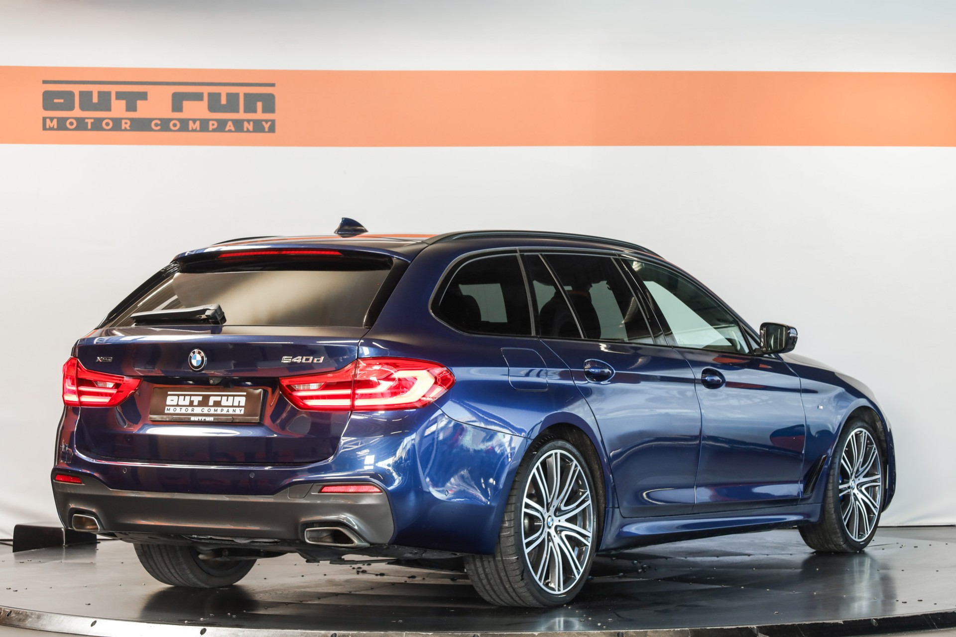 BMW 540d xDrive Pure M Sport Edition Steptronic-showroom-element-3