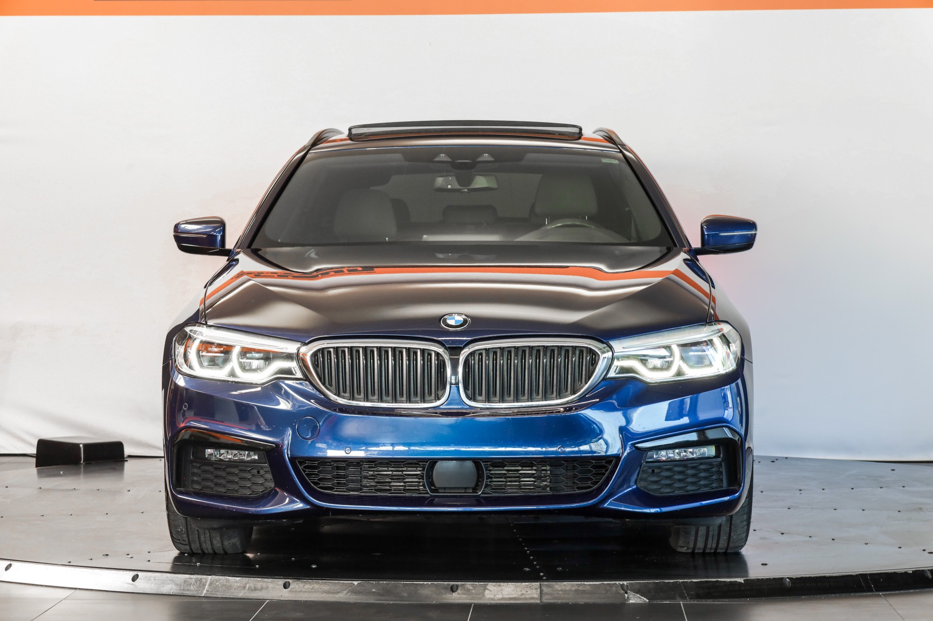 BMW 540d xDrive Pure M Sport Edition Steptronic-showroom-element-1