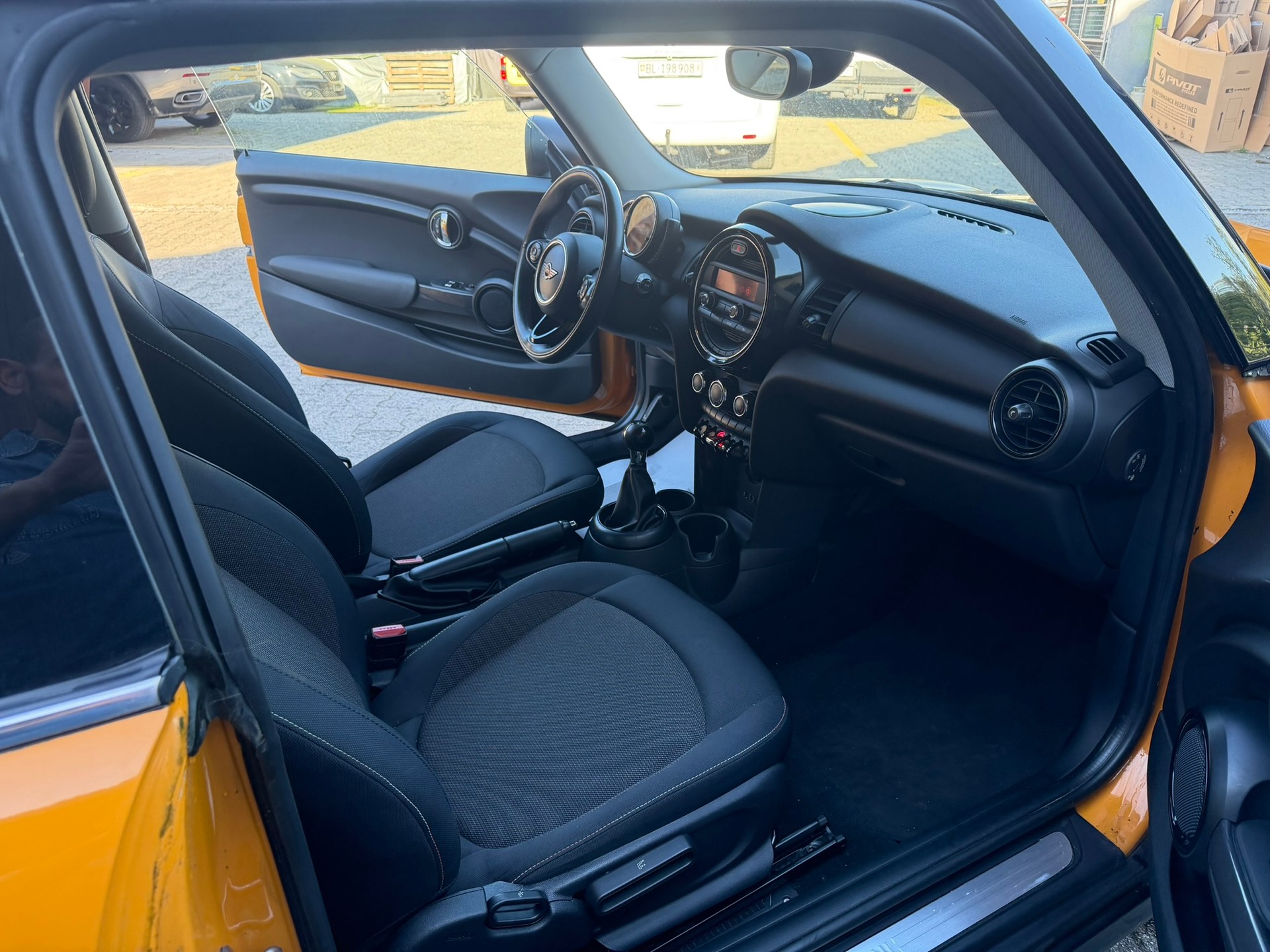 MINI One First Classic Edition-image-9