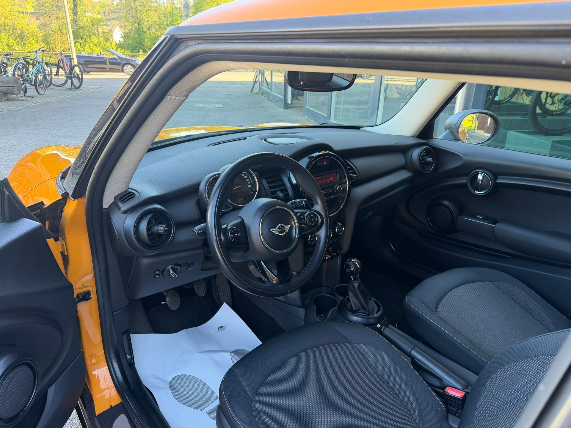 MINI One First Classic Edition-image-8