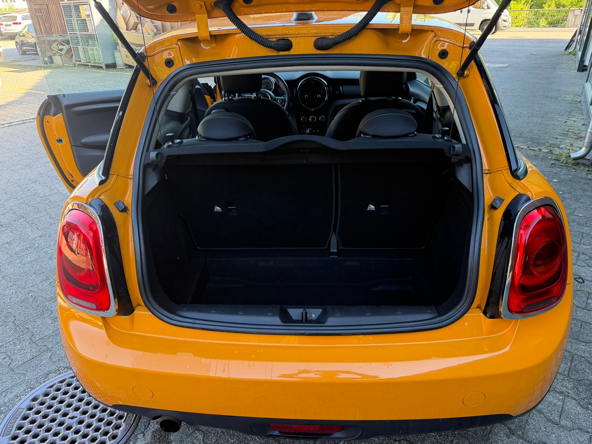 MINI One First Classic Edition-image-6