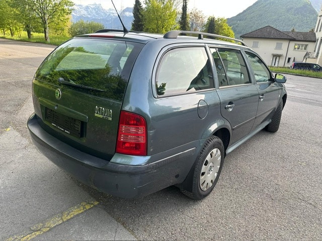 SKODA Octavia 1.9 TDI Tour 4x4-image-3