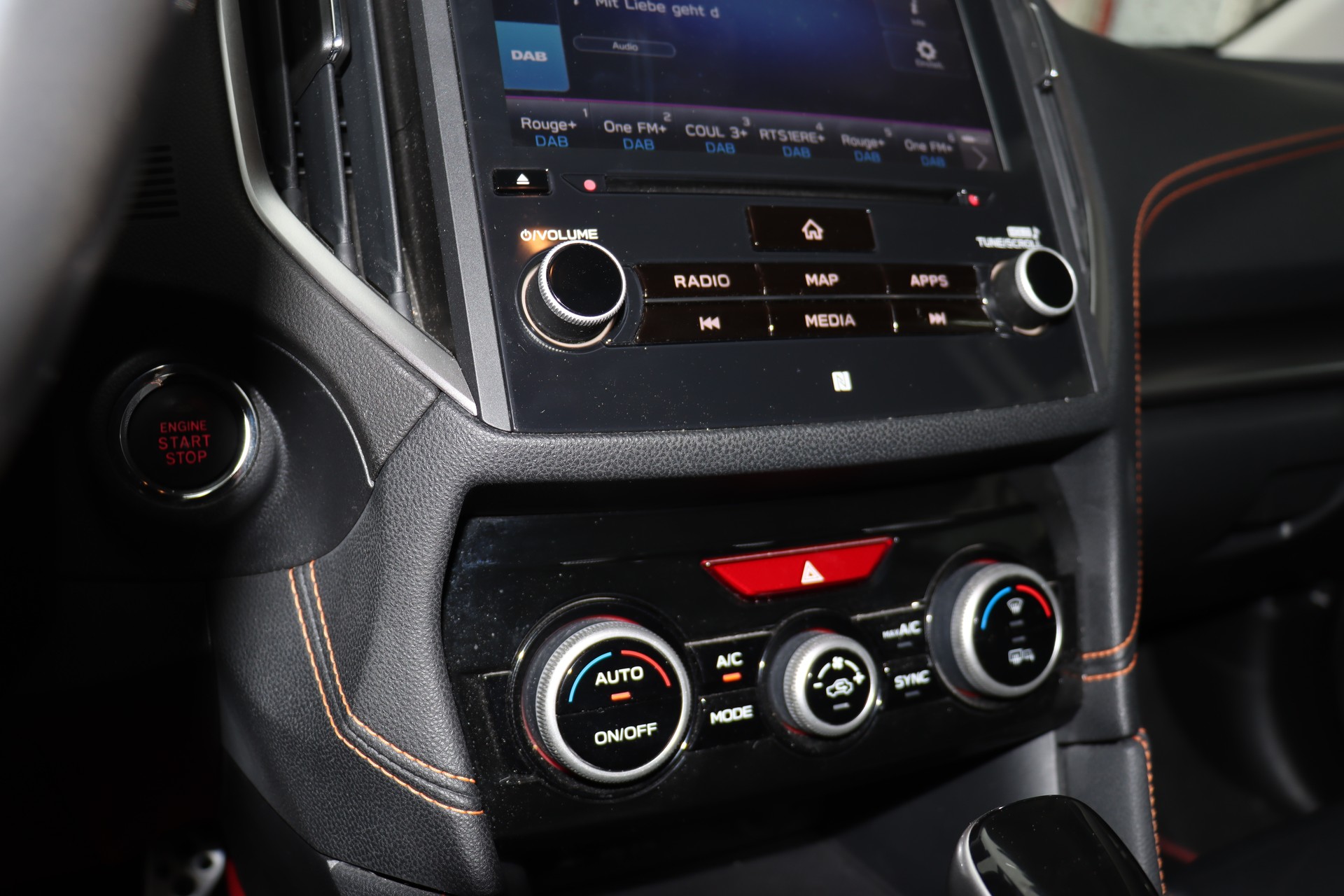 SUBARU XV 2.0 e-Boxer Advantage AWD Lineartronic-image-14