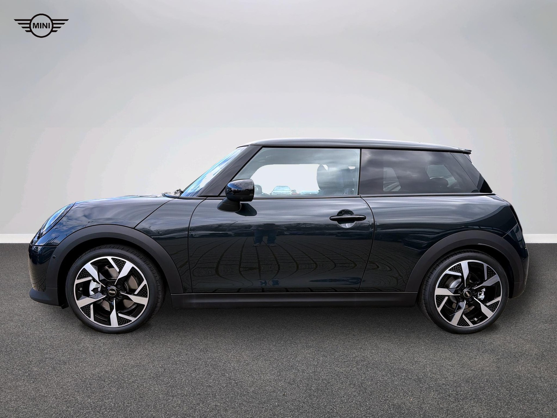 MINI Cooper S (3d)-showroom-element-2
