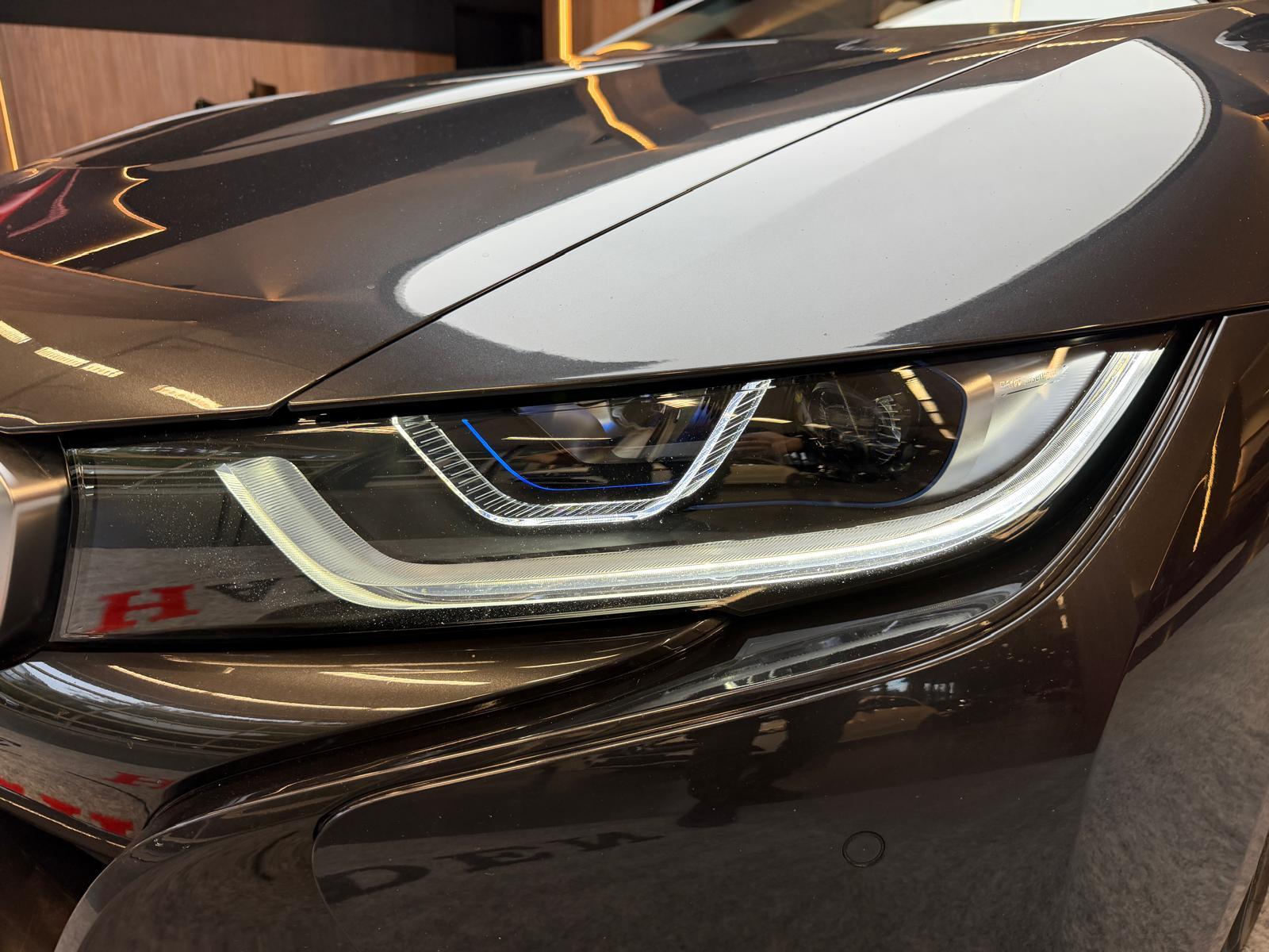 BMW i8 Roadster-image-15