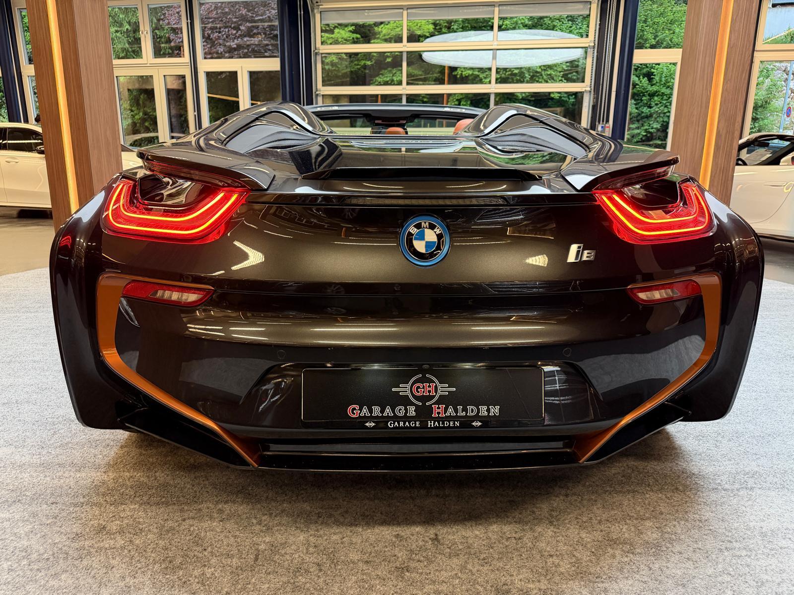 BMW i8 Roadster-image-9