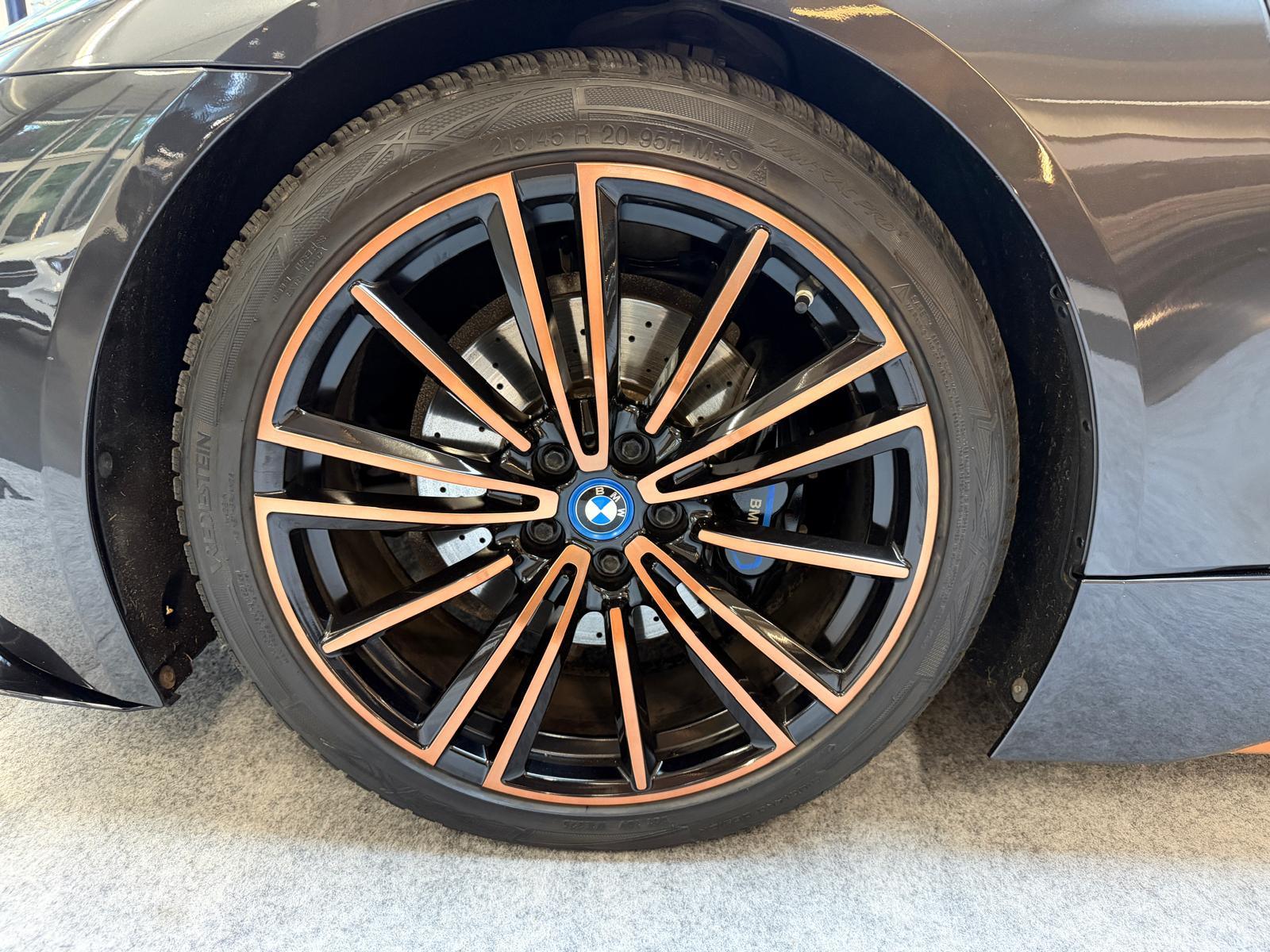 BMW i8 Roadster-image-13