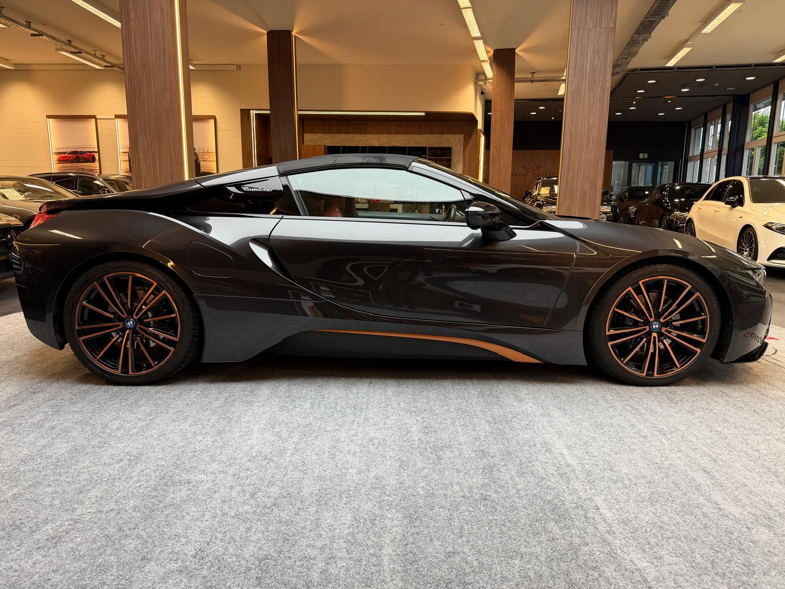 BMW i8 Roadster-image-12