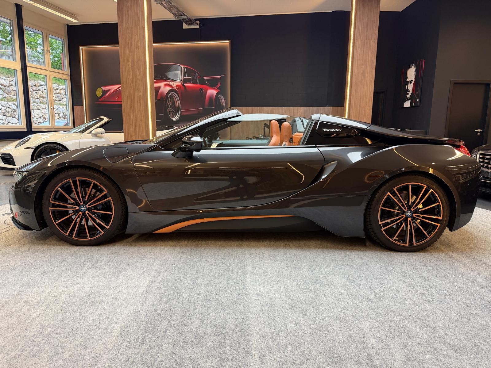 BMW i8 Roadster-image-7