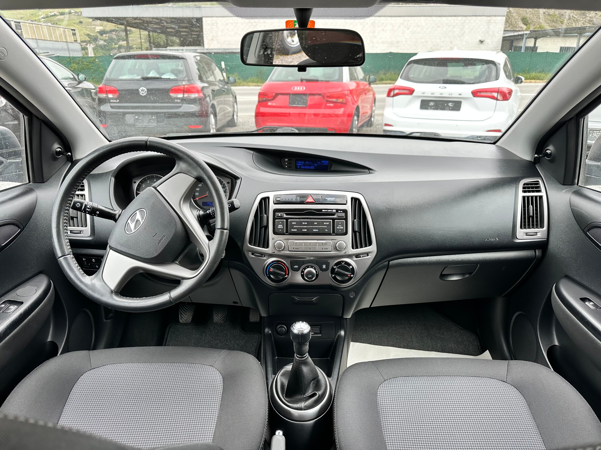 HYUNDAI i20 1.2 Comfort-image-11
