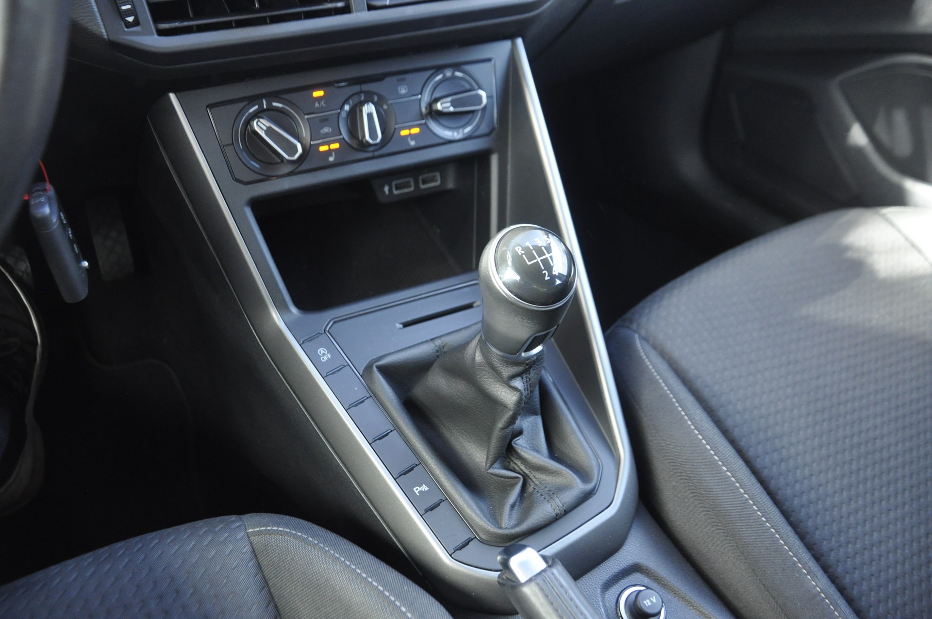 VW Polo 1.0 TSI BMT Comfortline-image-12