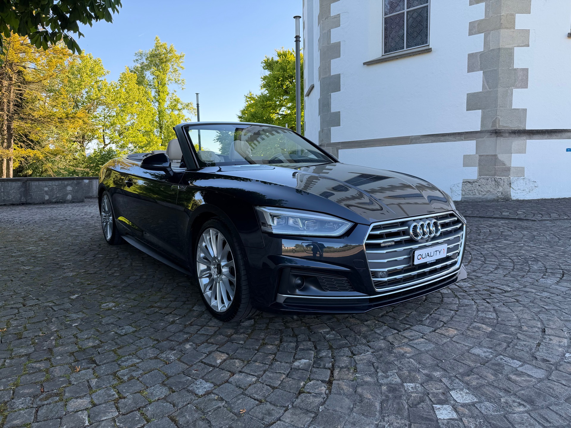 AUDI A5 Cabriolet 2.0 TFSI Design quattro S-tronic-image-2