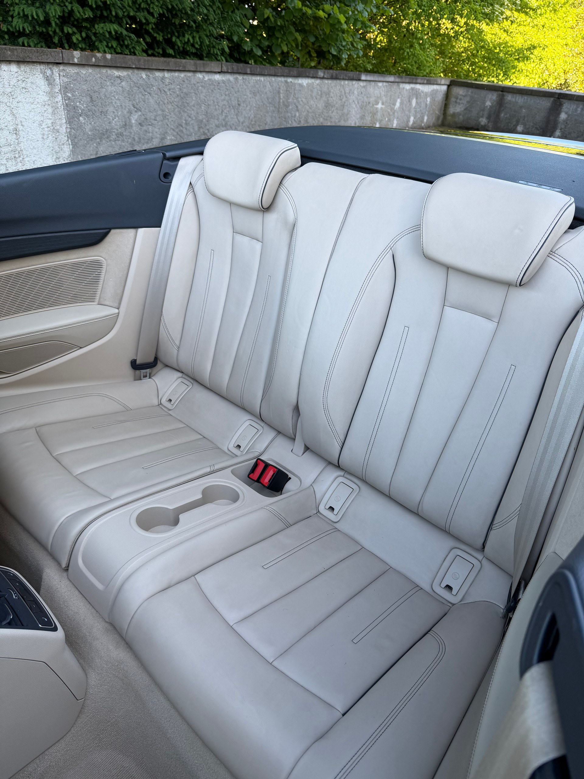 AUDI A5 Cabriolet 2.0 TFSI Design quattro S-tronic-image-11