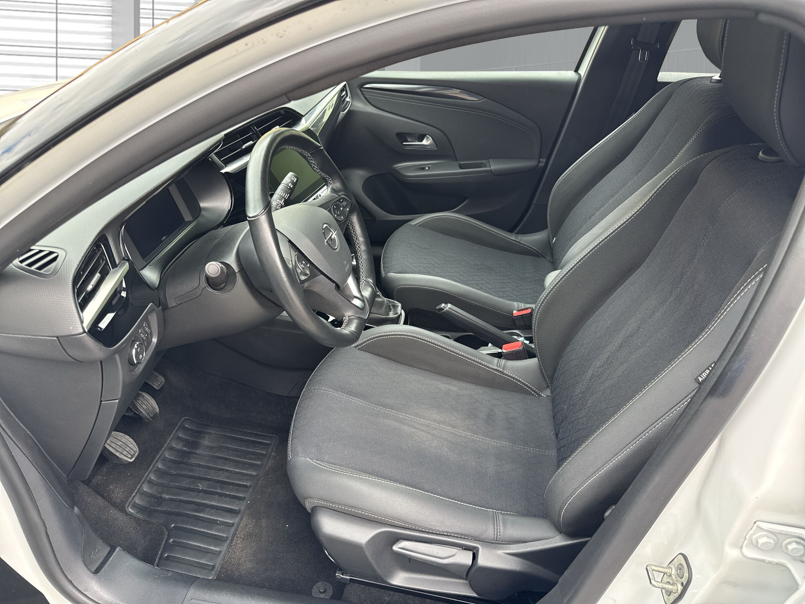OPEL Corsa 1.2 TP Elegance-image-11