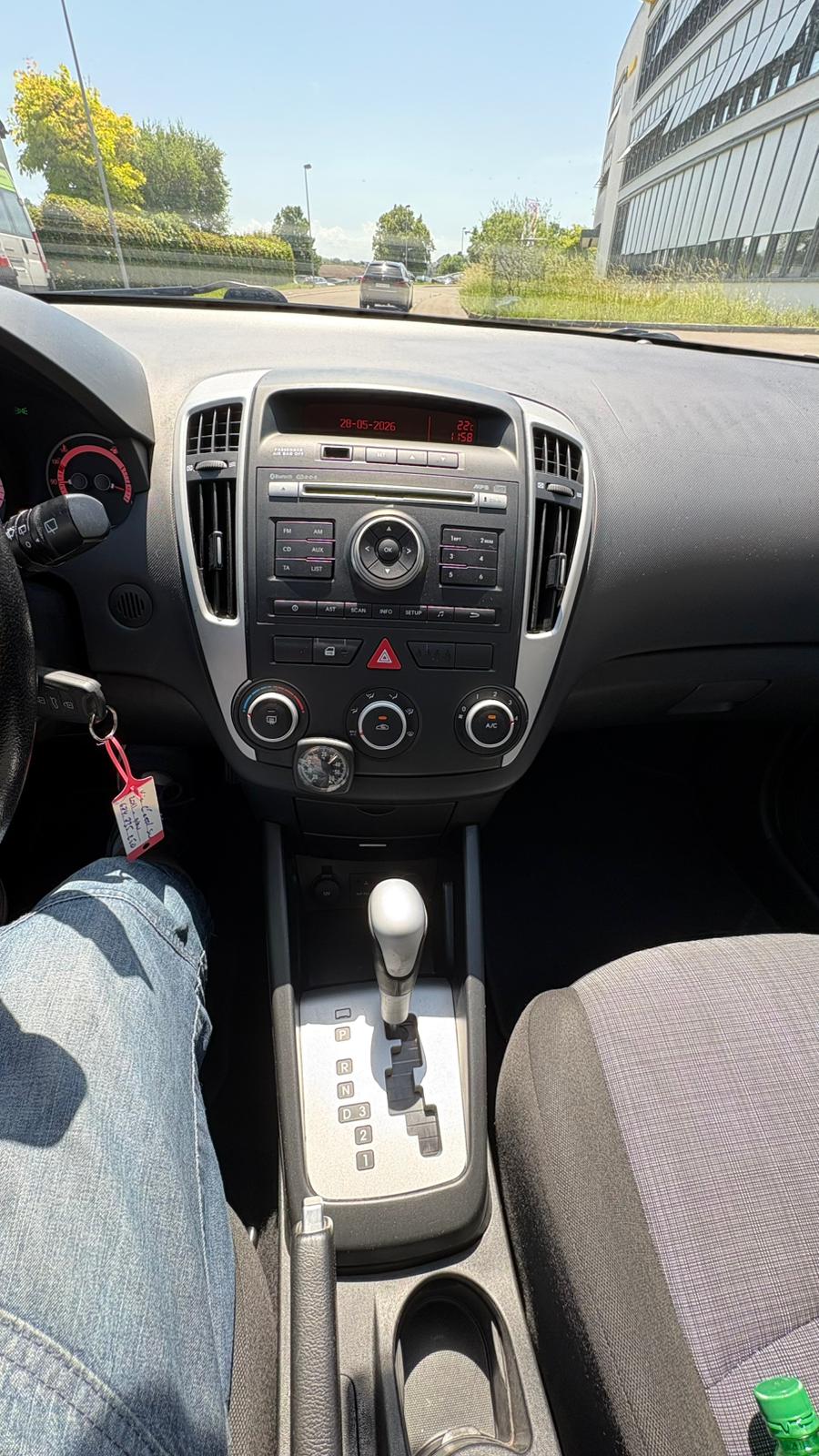 KIA Cee'd Sporty Wagon 1.6 CRDi Trend Automatic-image-9