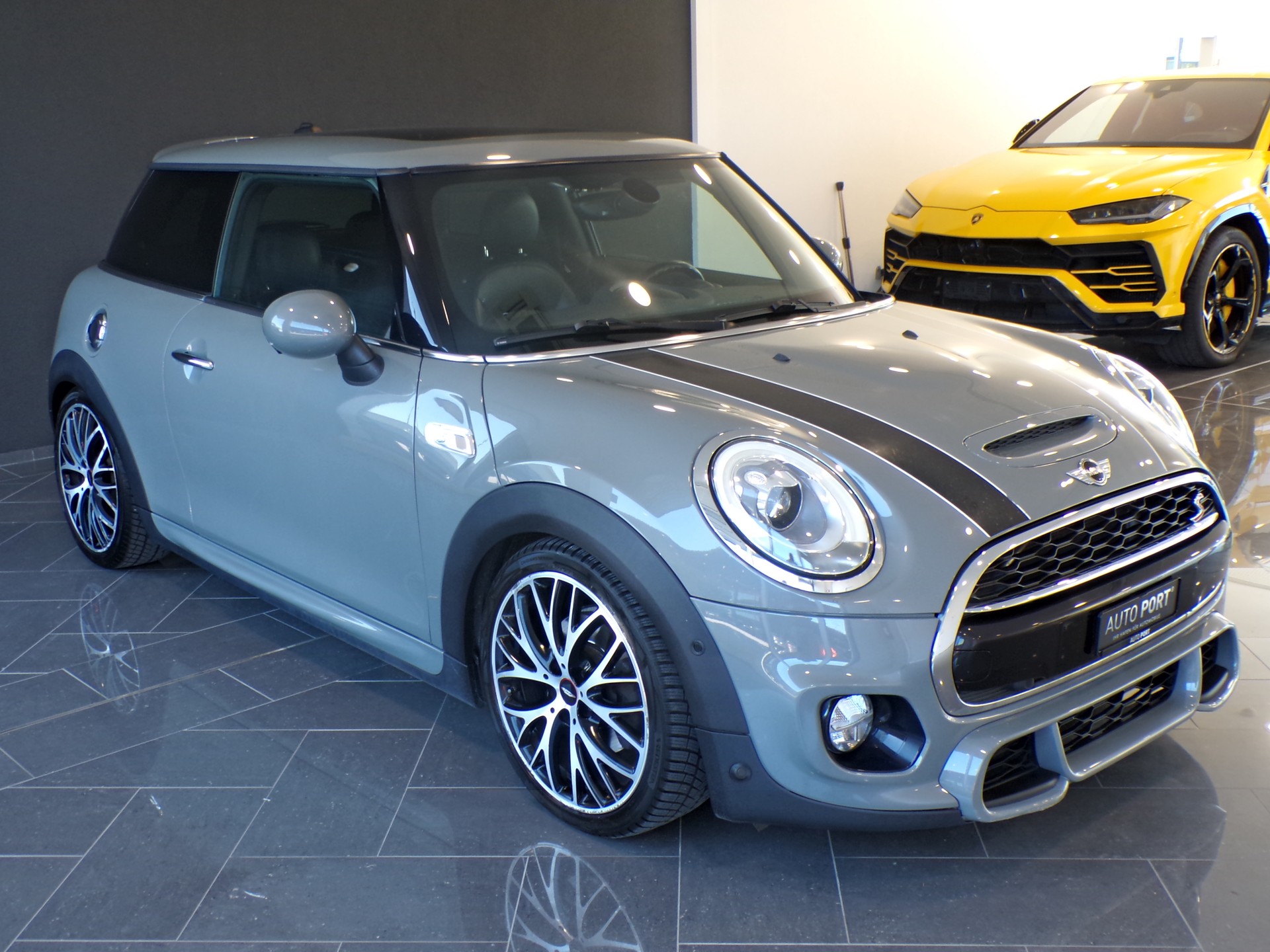 MINI Cooper S Steptronic-showroom-element-3