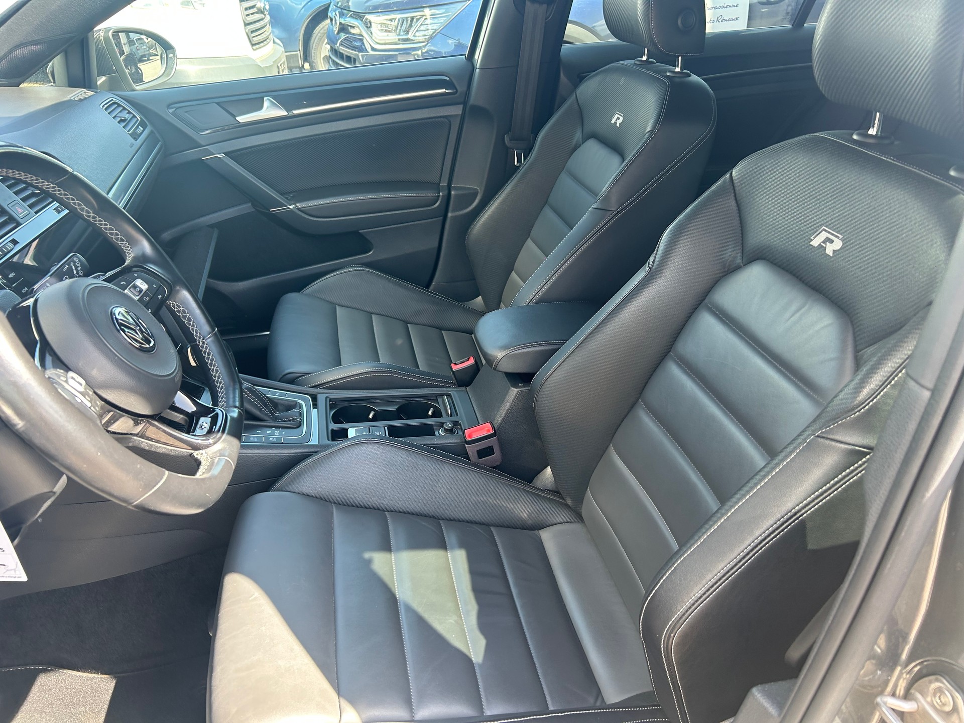 VW Golf 2.0 TSI R 4Motion DSG-image-3