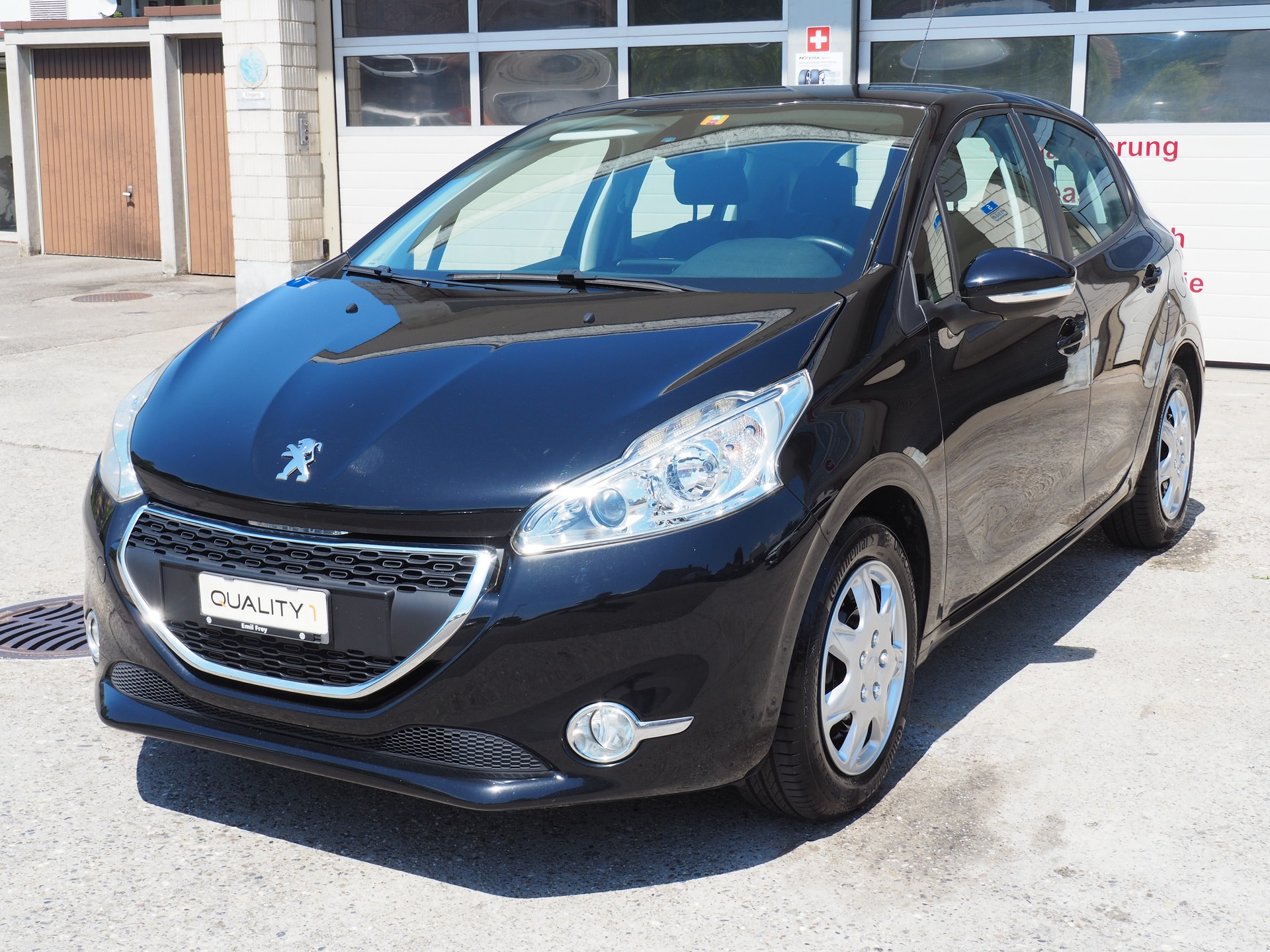 PEUGEOT 208 1.2 VTI Active-image-2