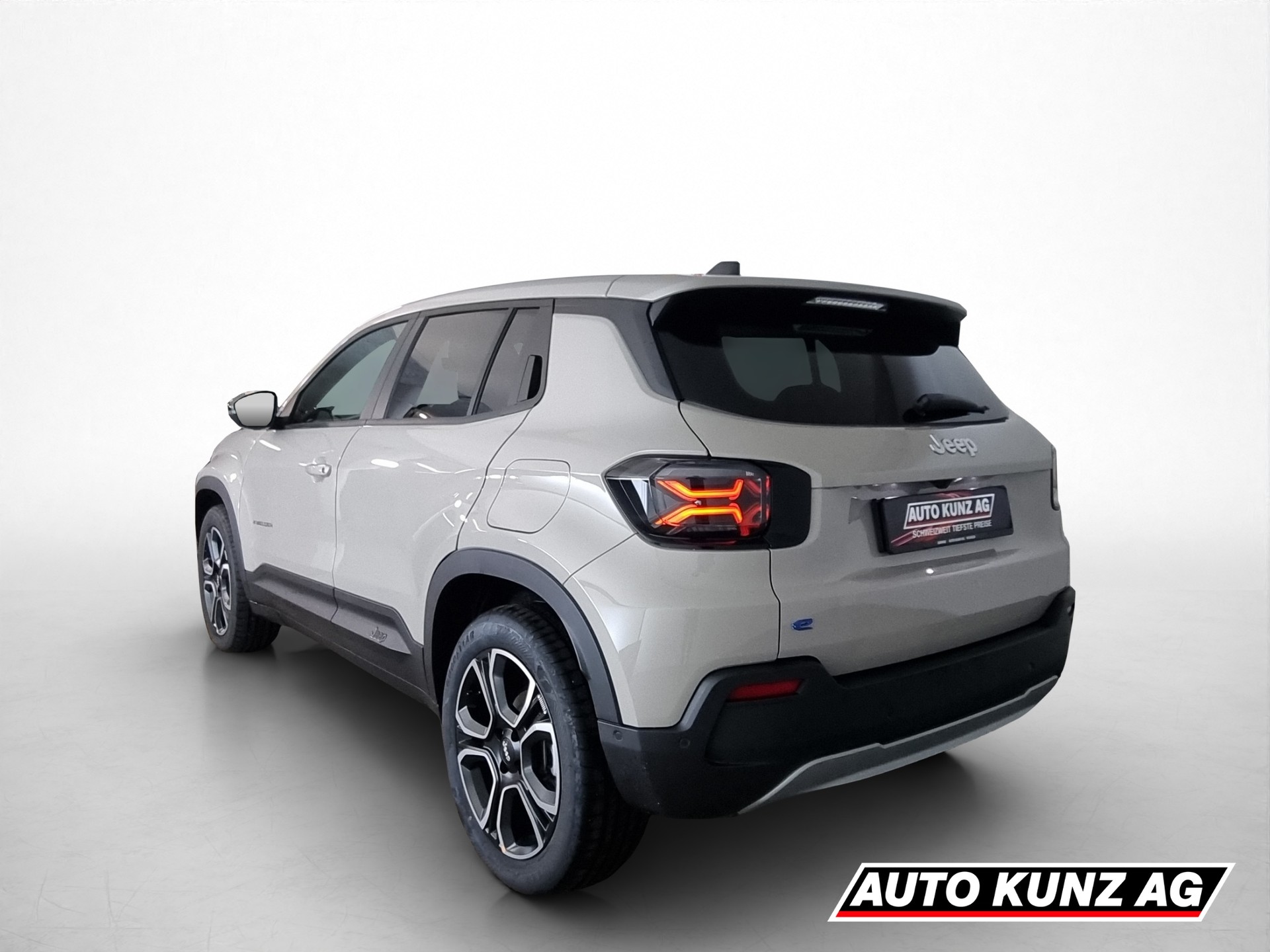 JEEP Avenger Summit 54kWh-showroom-element-3
